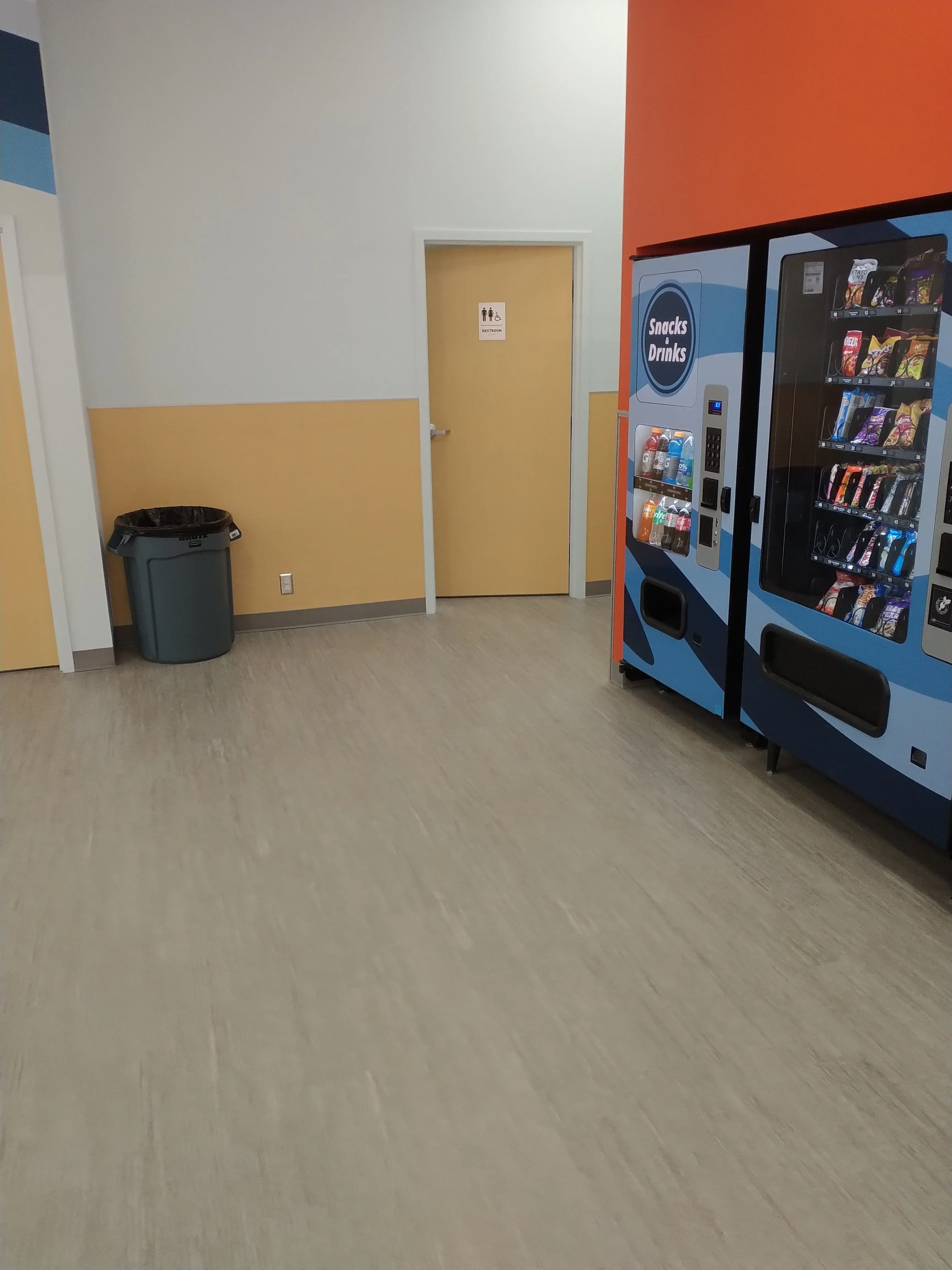 The Laundry Spot - Hamilton - Image 18