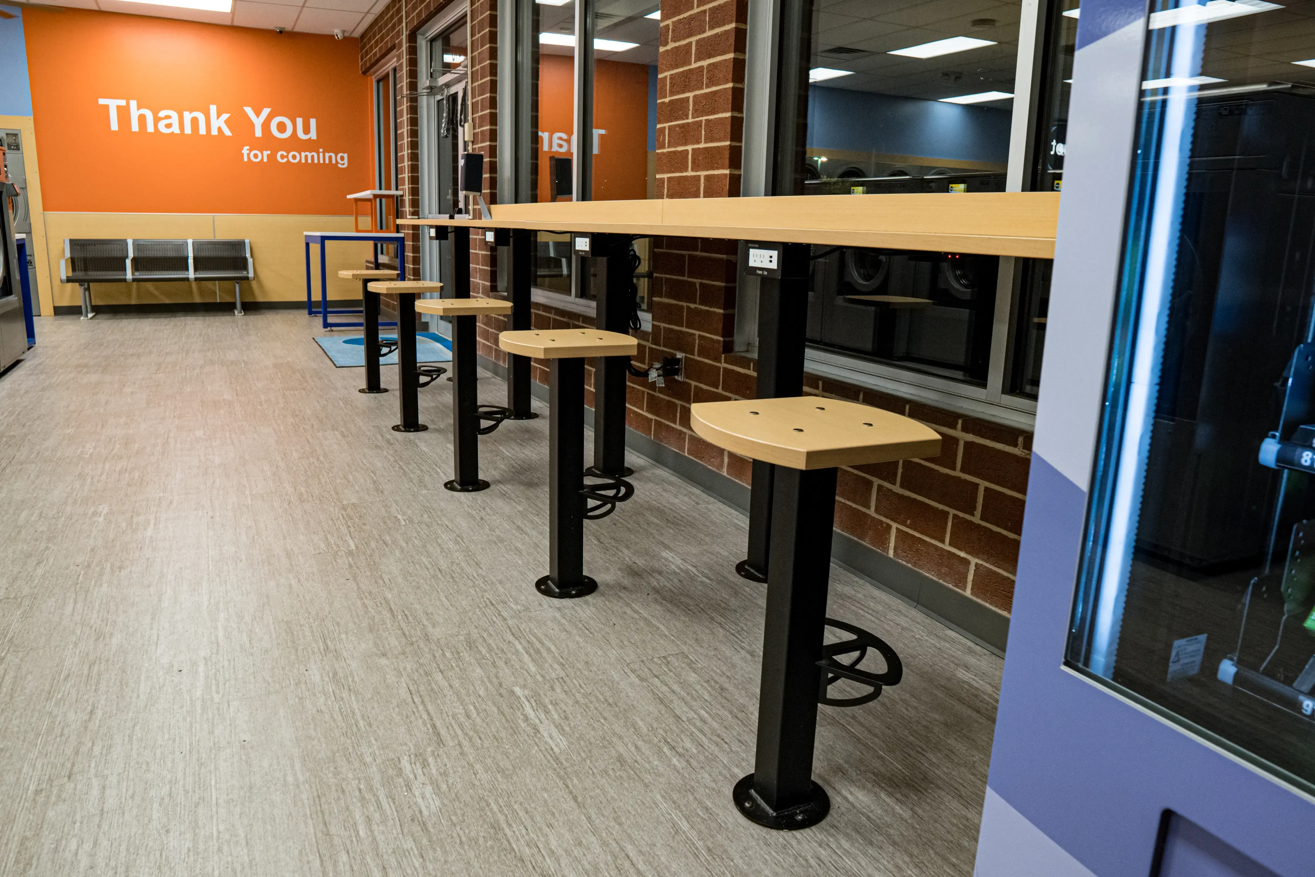 The Laundry Spot - Middletown on Lewis - Image 10