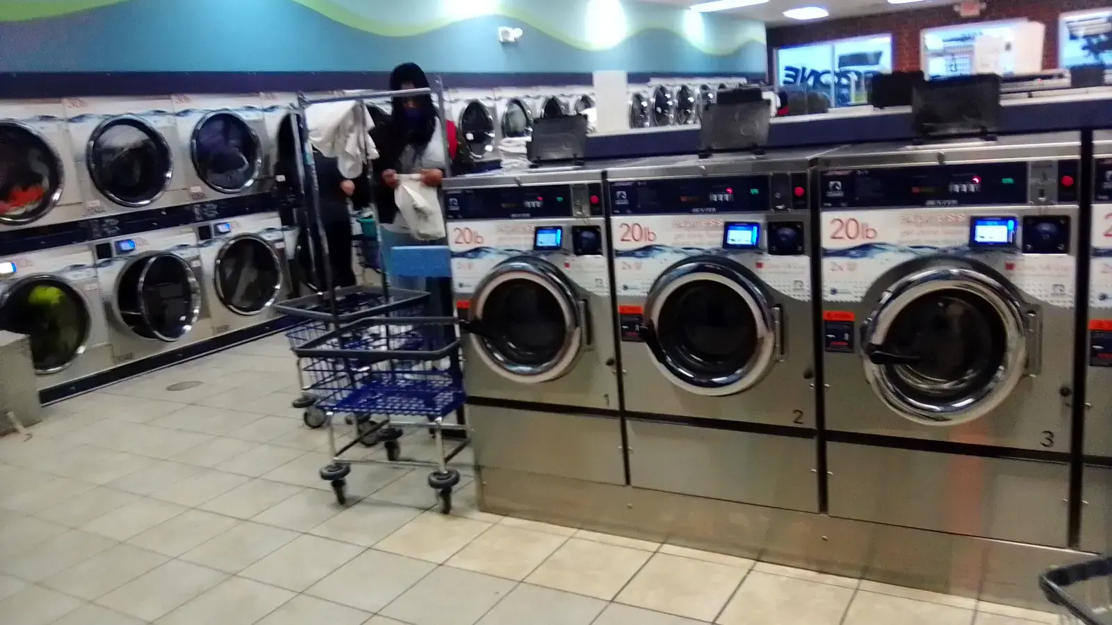 The Laundry Spot - Middletown on Lewis - Image 4