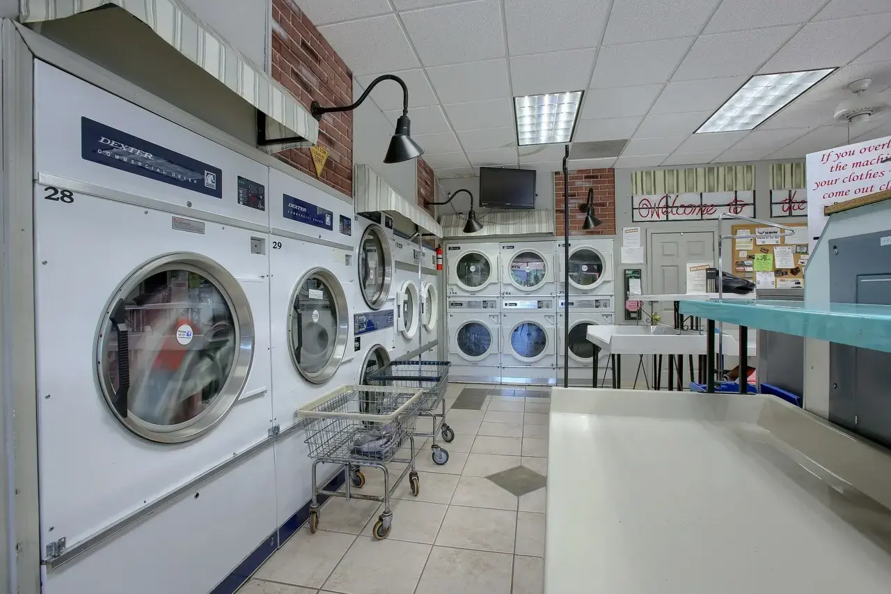 The Laundry Stop thumbnail 17