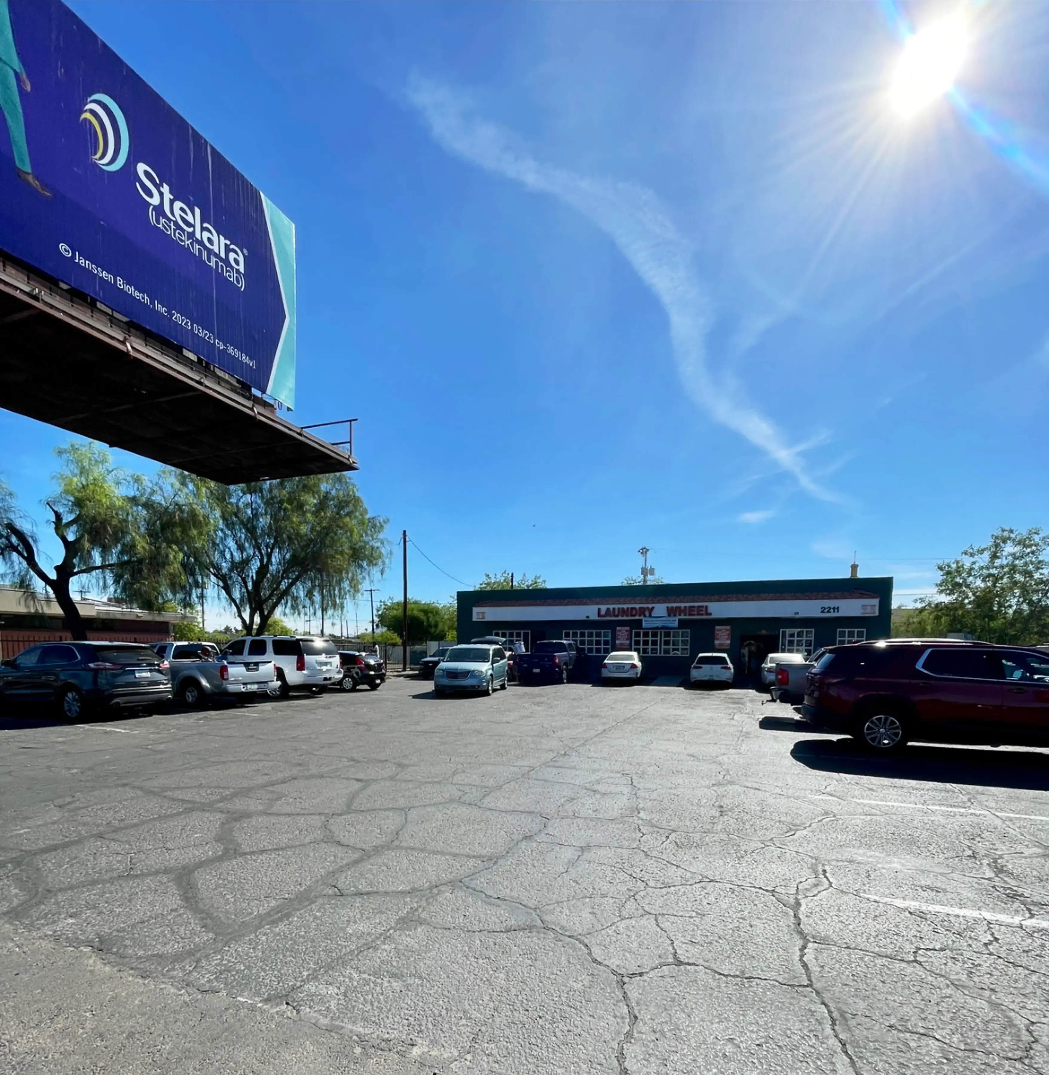 The Laundry Wheel Phoenix Coin Laundromat & Wash and Fold- Phoenix, AZ - Image 17
