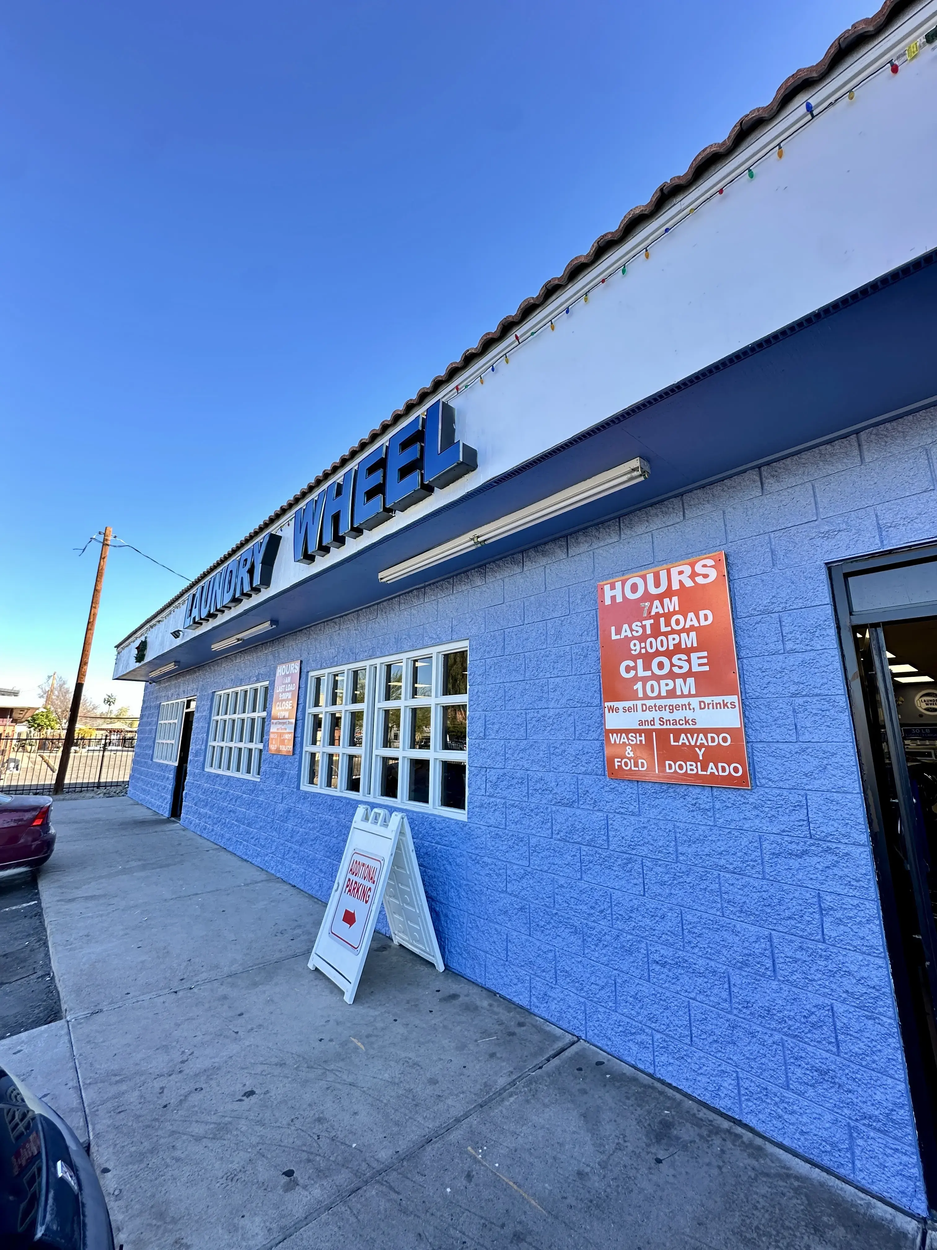 The Laundry Wheel Phoenix Coin Laundromat & Wash and Fold- Phoenix, AZ thumbnail 4