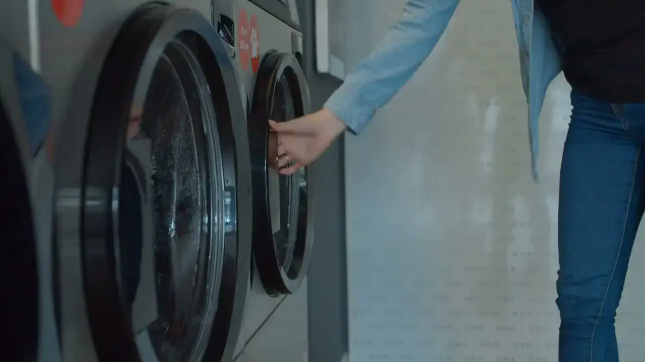 The Laundry Wheel Phoenix Coin Laundromat & Wash and Fold- Phoenix, AZ thumbnail 8