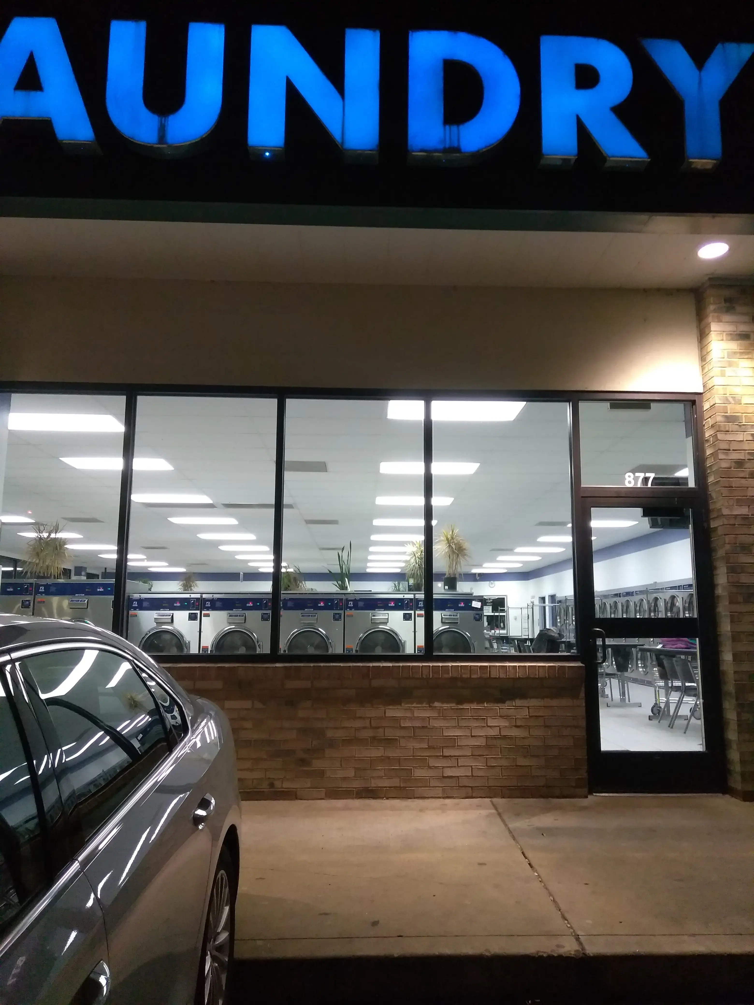 The Loop Laundry - Image 8