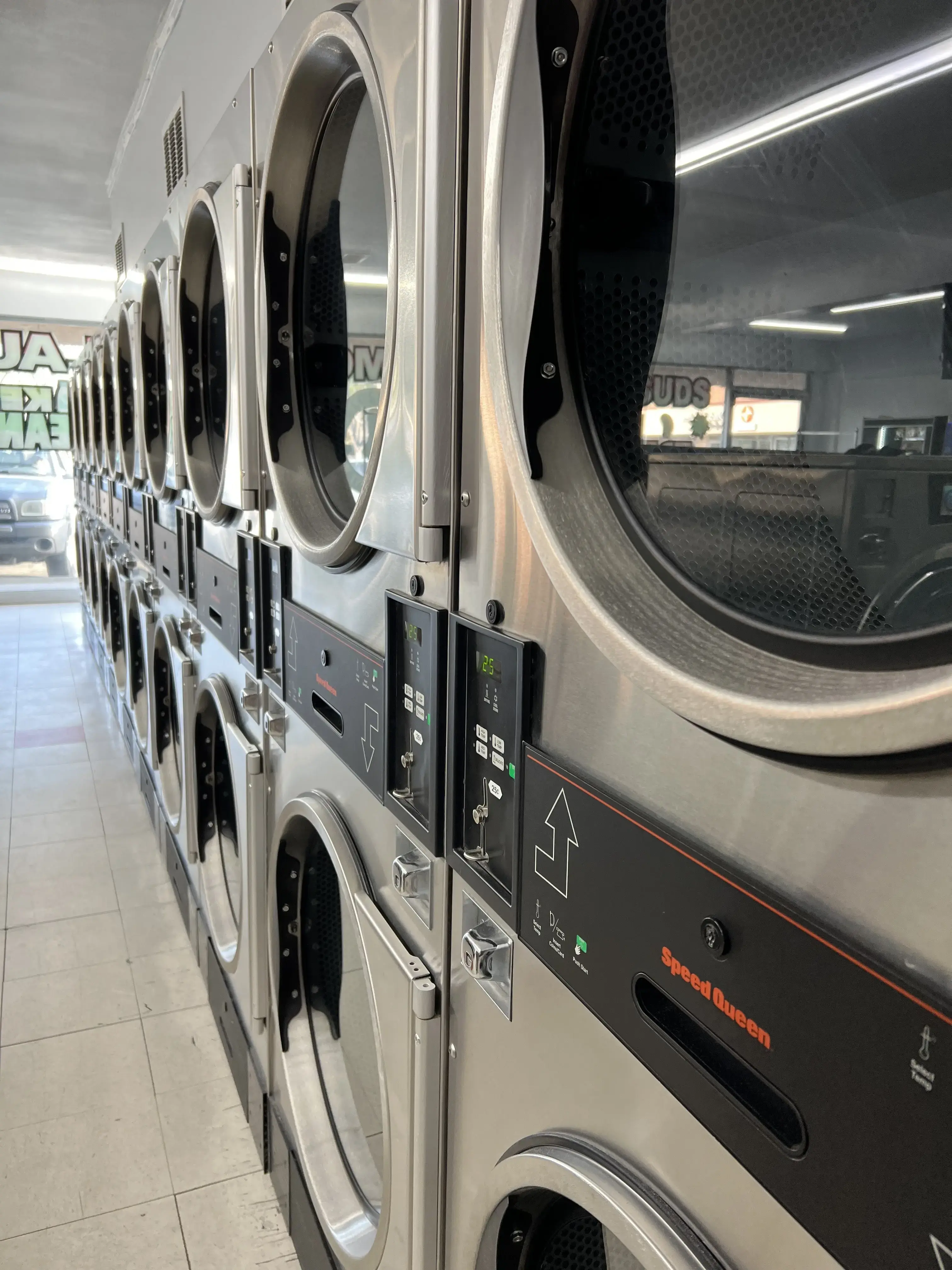 The Lost Sock Laundromat thumbnail 2