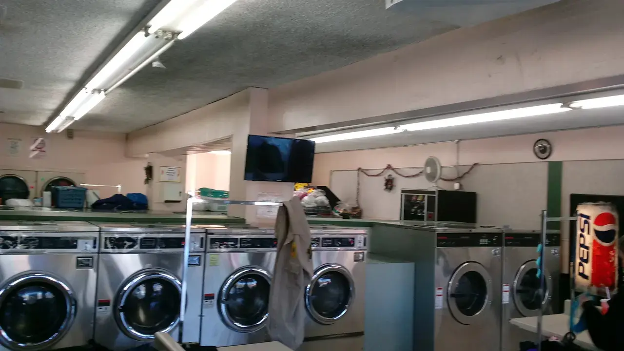 The Lost Sock Laundromat - Image 9