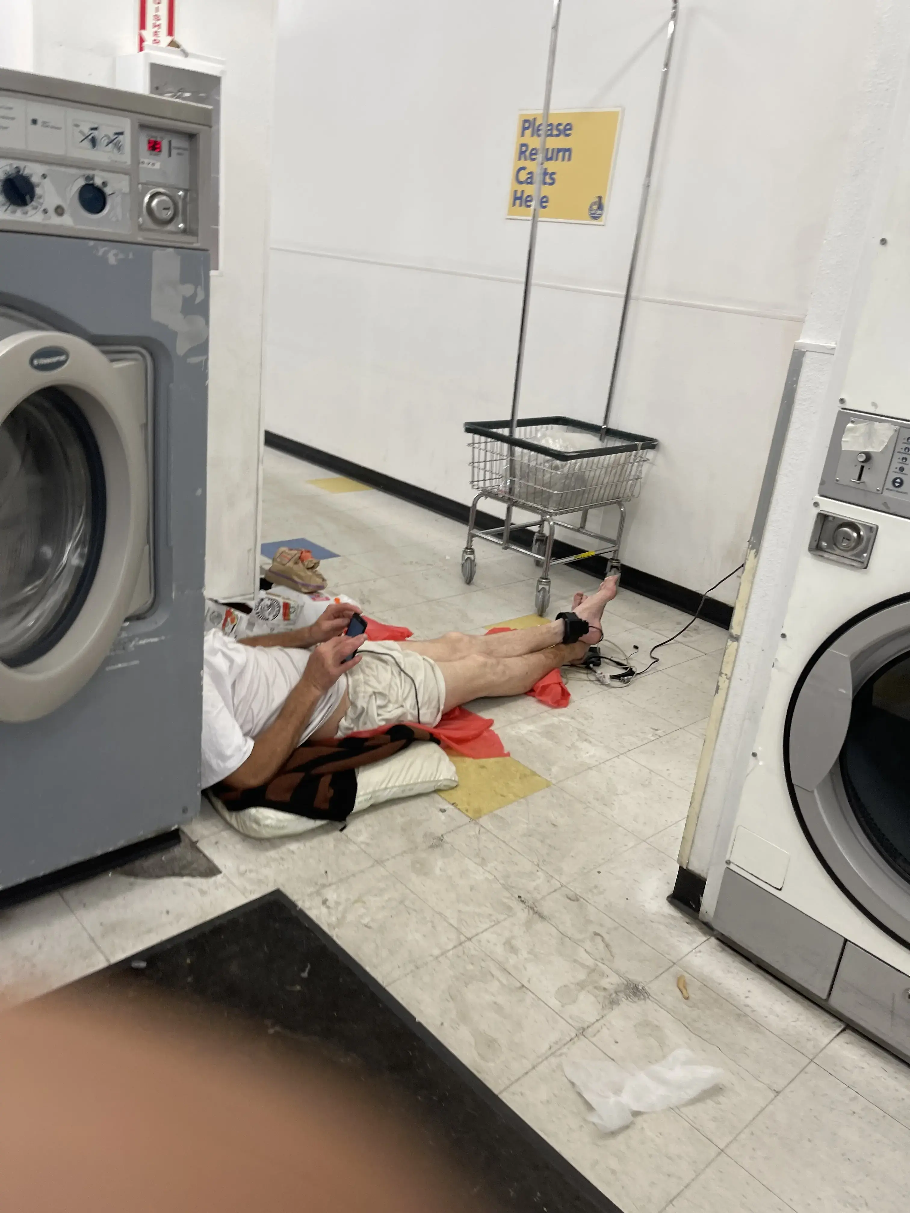 The Lost Sock Laundromat thumbnail 14