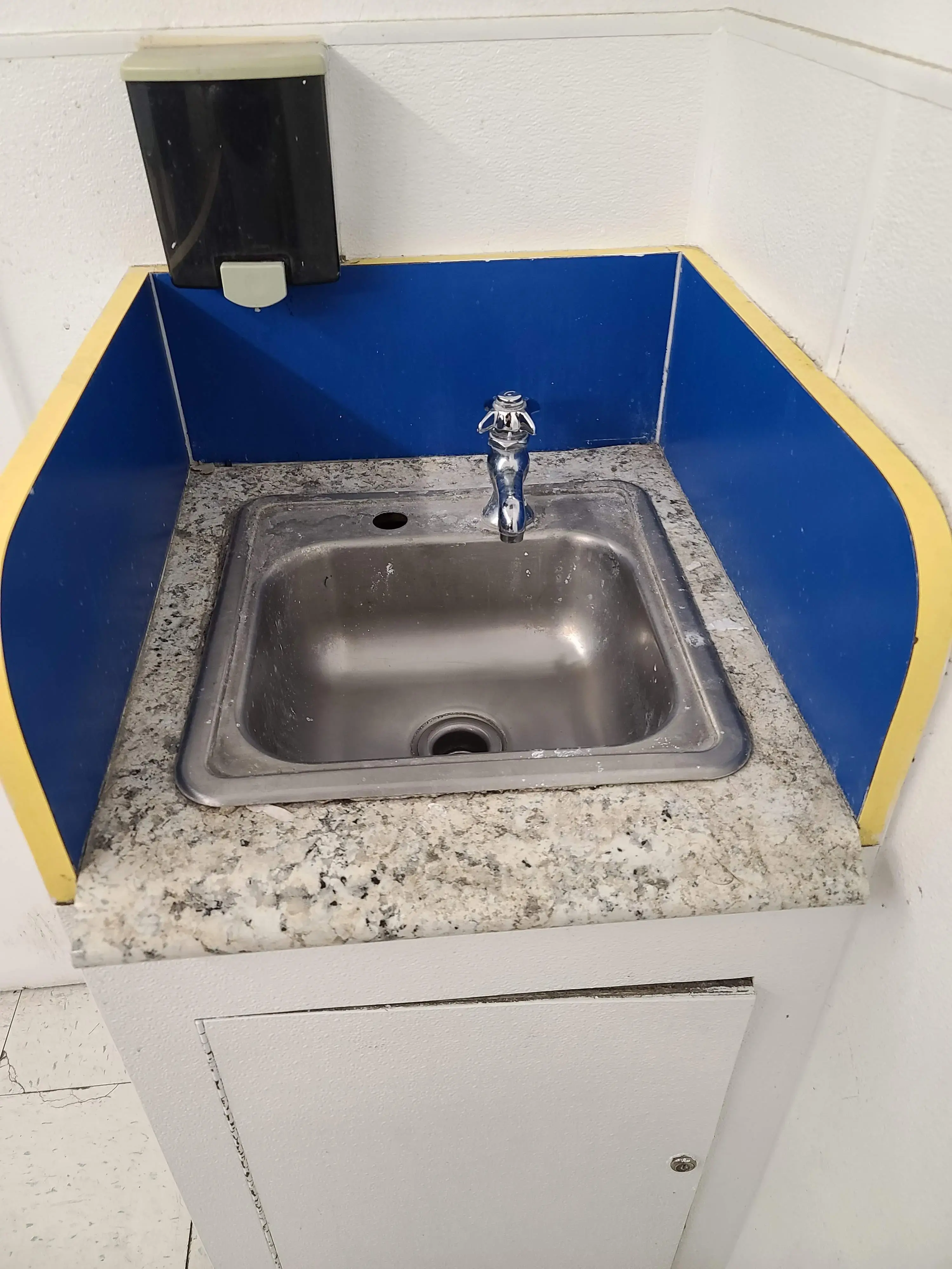The Lost Sock Laundromat - Image 11