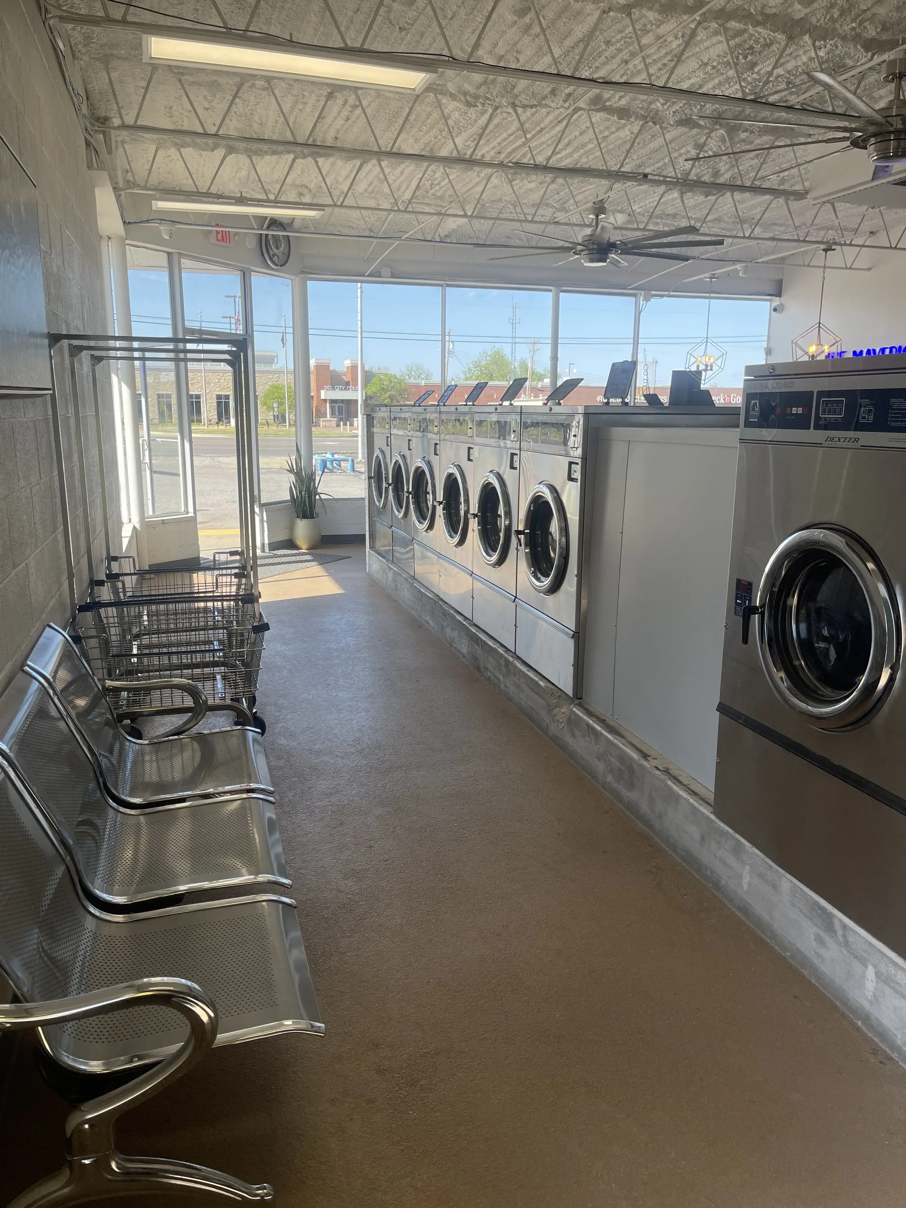 The Maverick Laundromat thumbnail 16