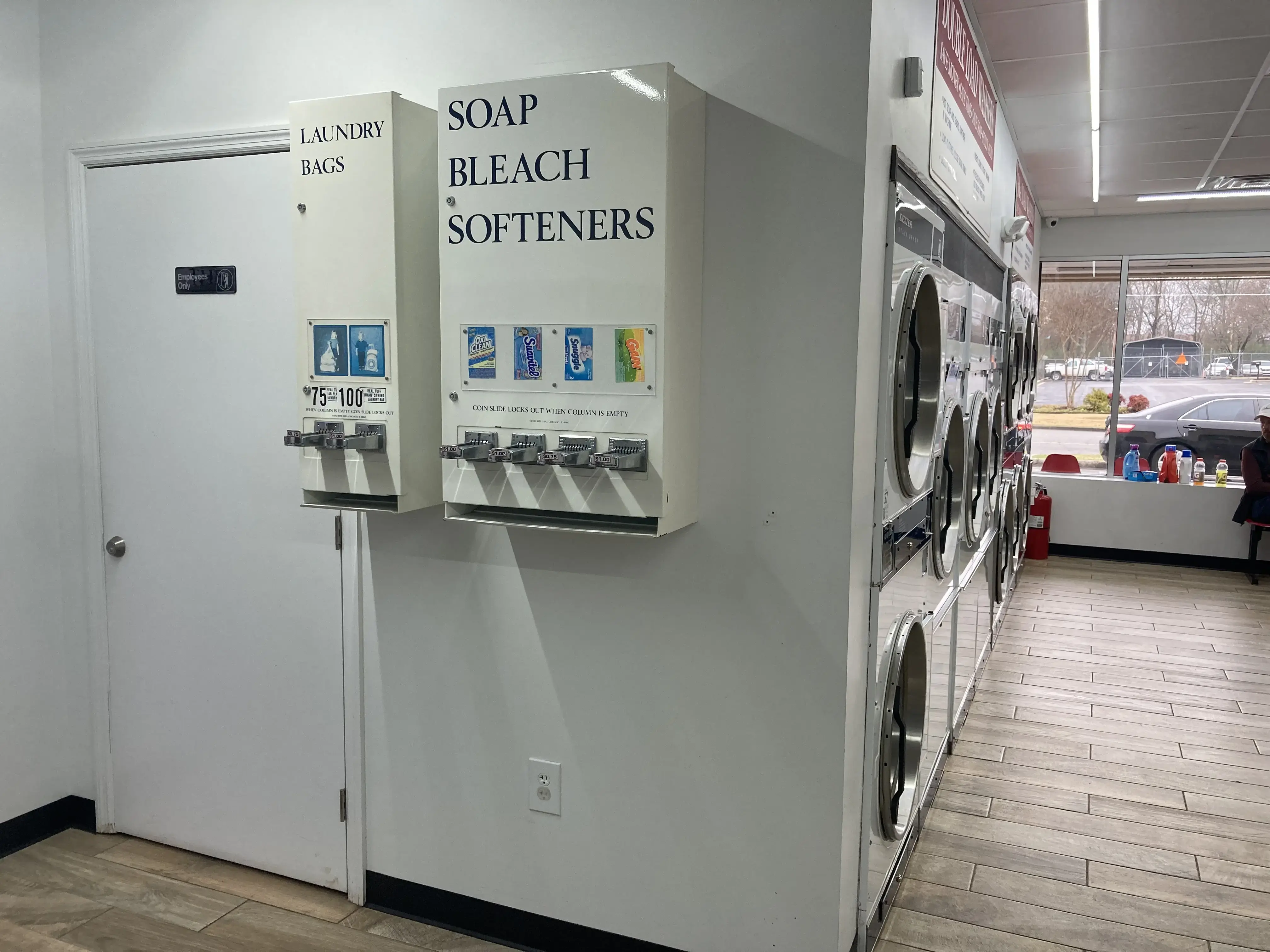 The Missing Sock Laundromat thumbnail 3