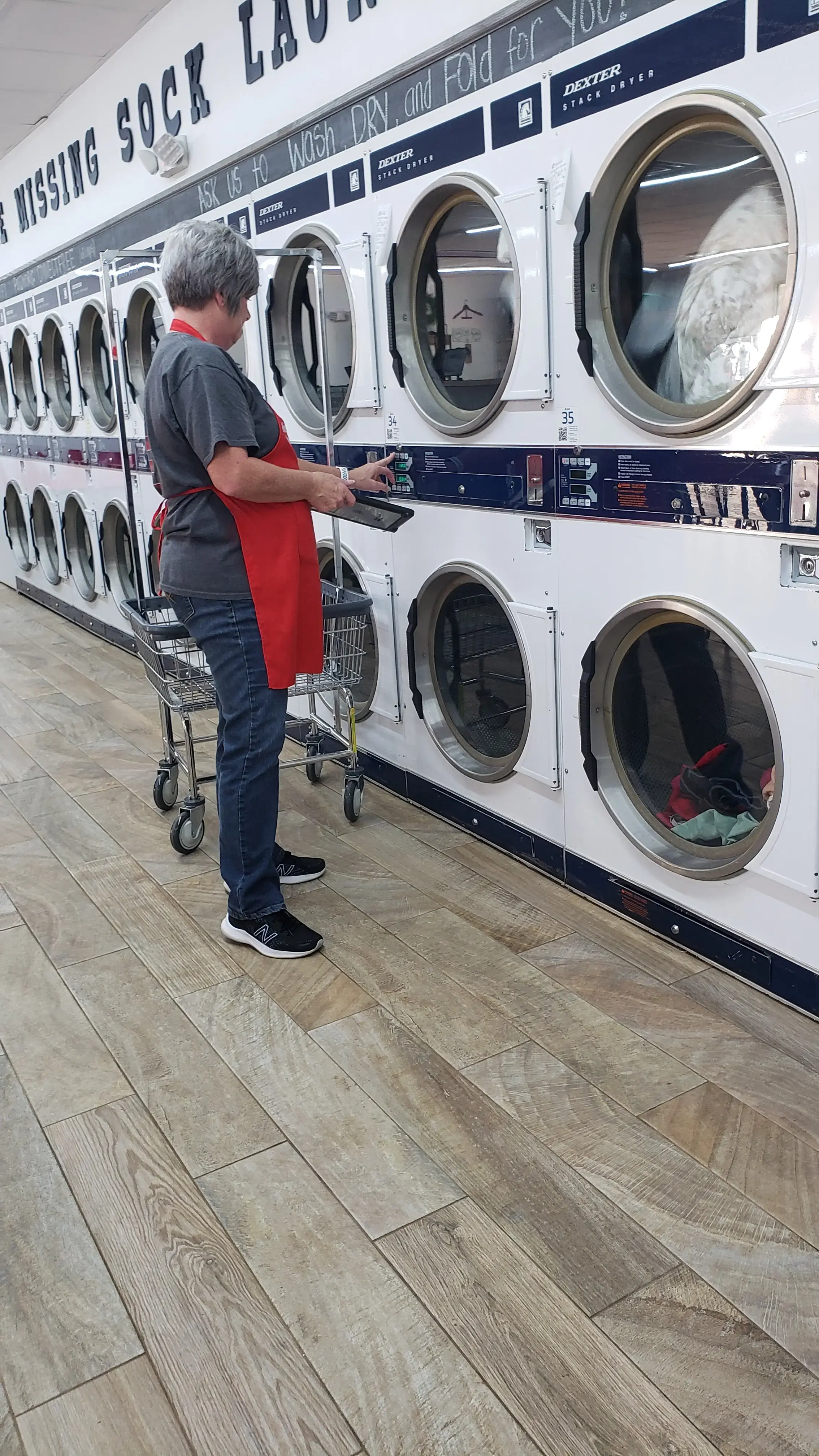 The Missing Sock Laundromat thumbnail 18