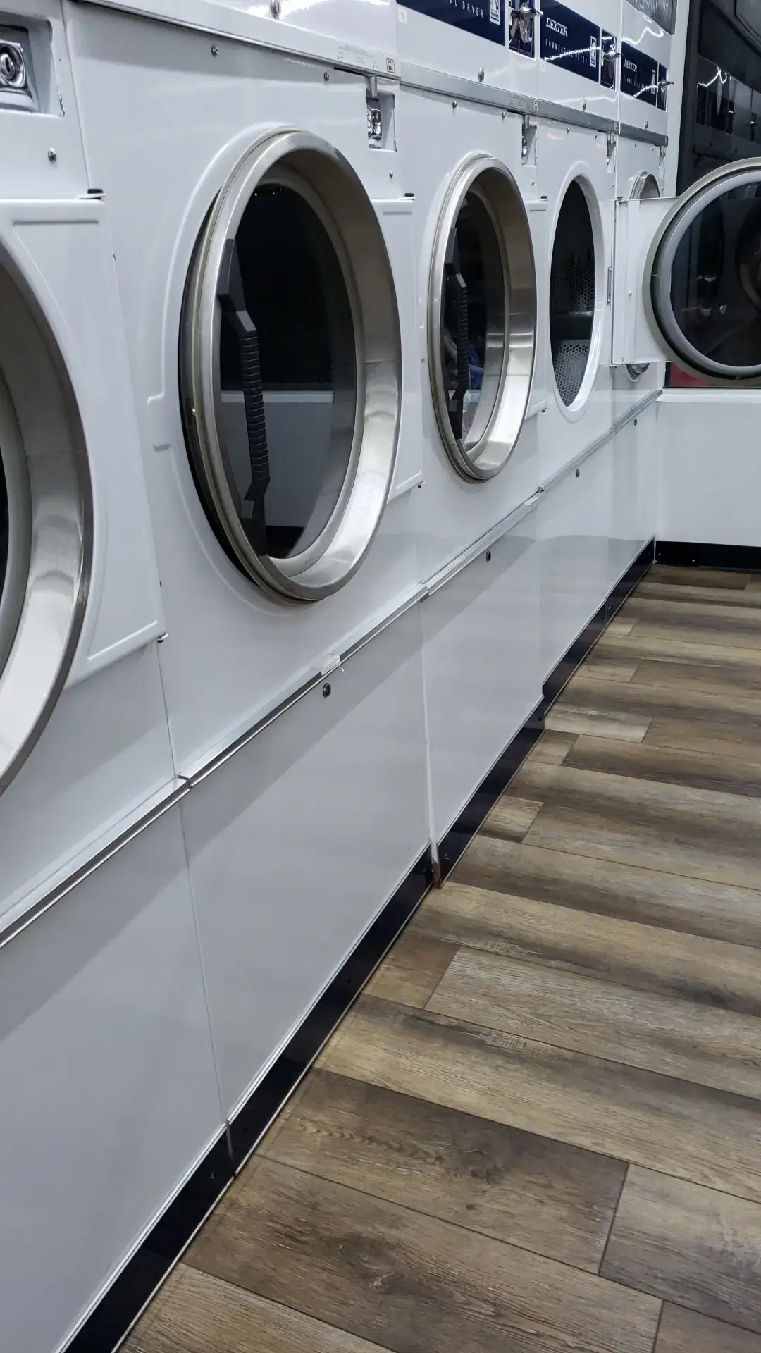 The Missing Sock Laundromat thumbnail 17