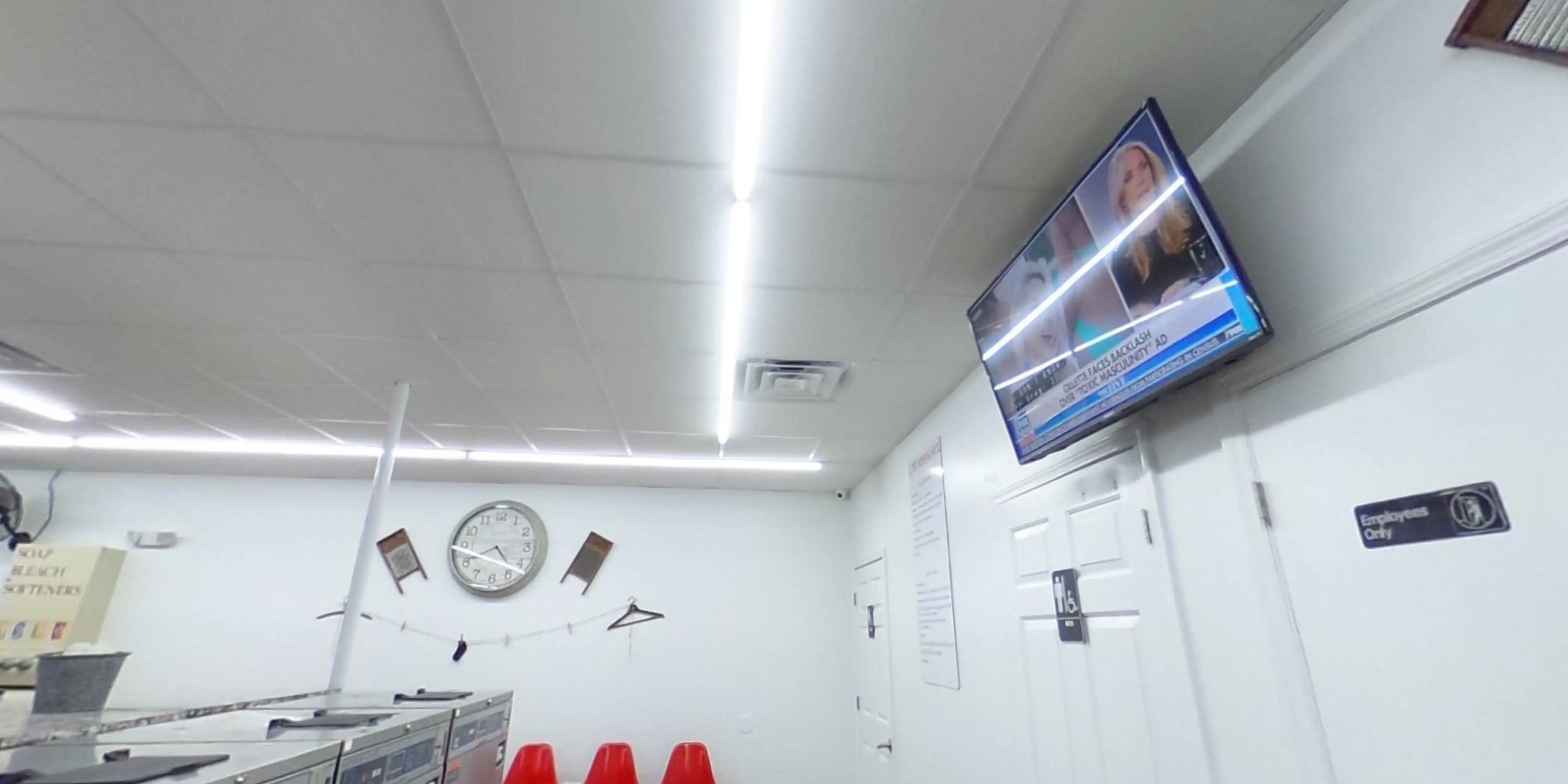 The Missing Sock Laundromat thumbnail 13