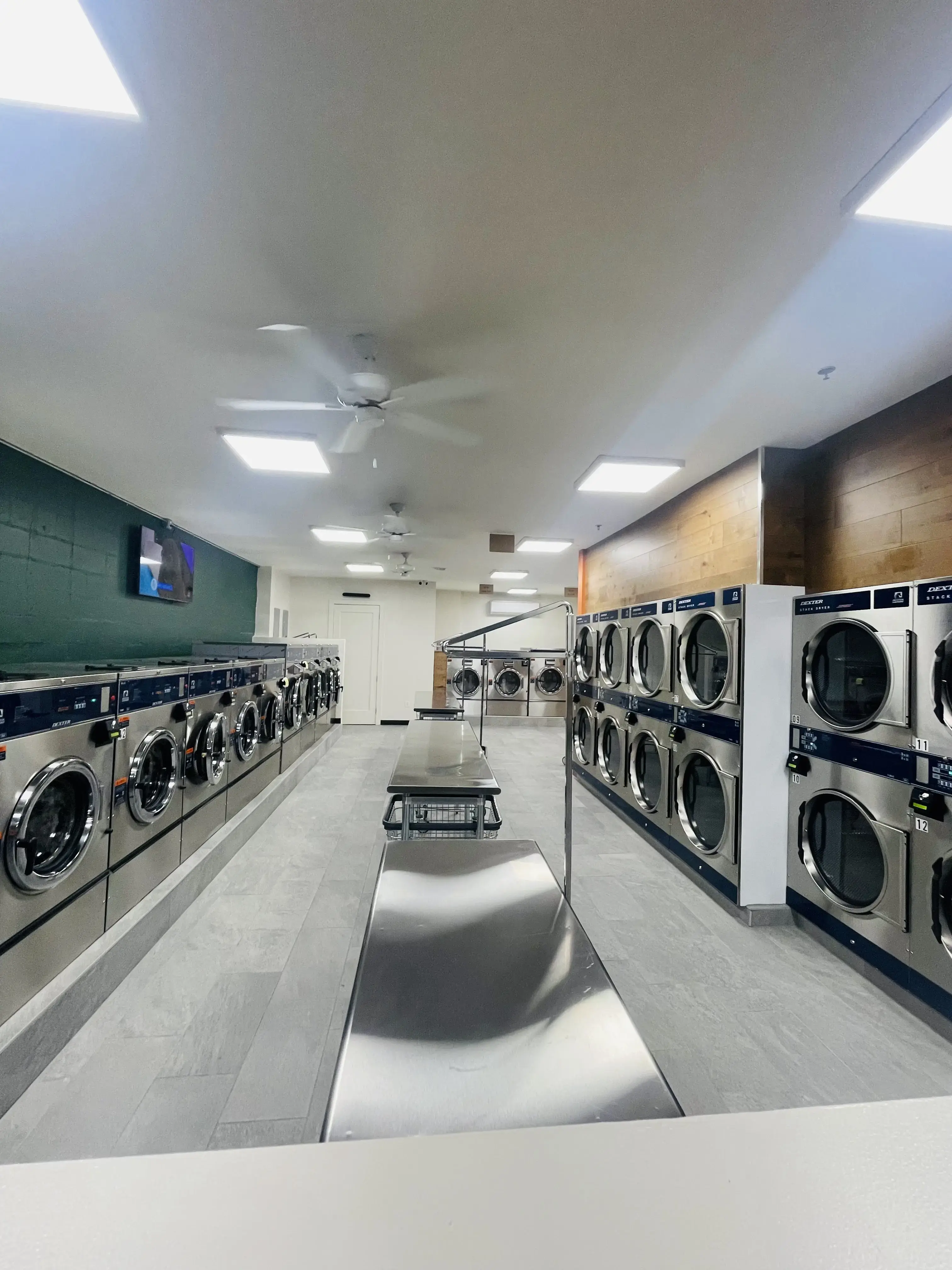 The Perfect Laundromat location