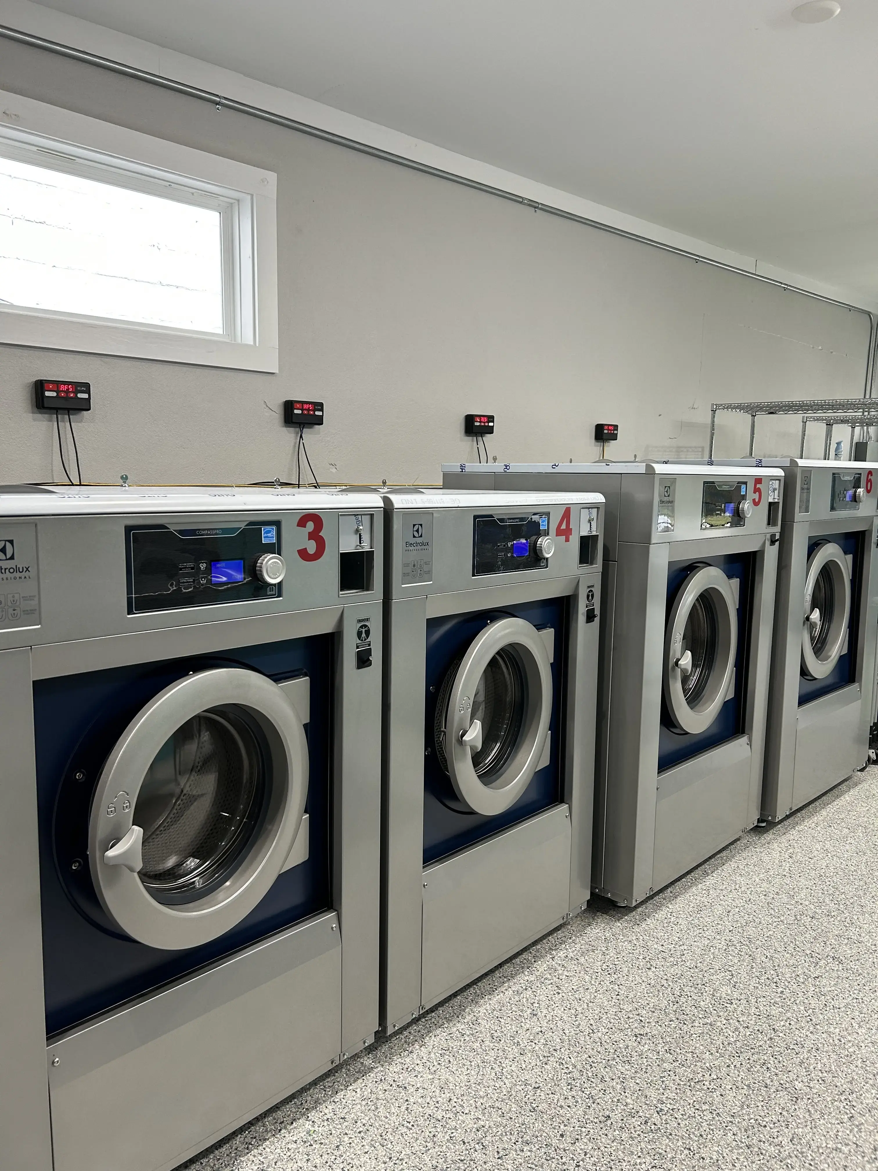 The Queen's Laundry thumbnail 6