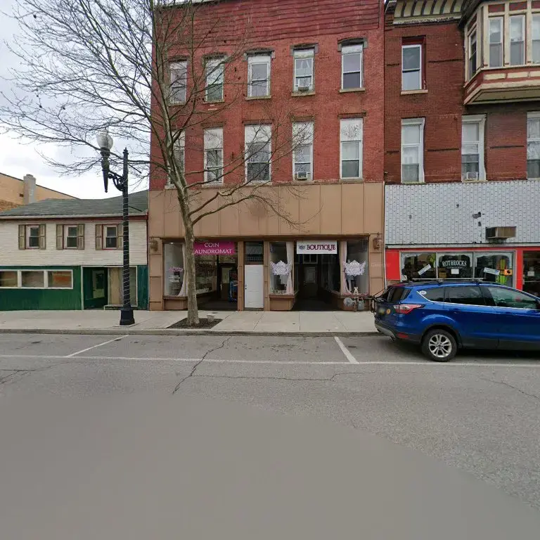 The Sparkling Laundry Lounge - Image 8