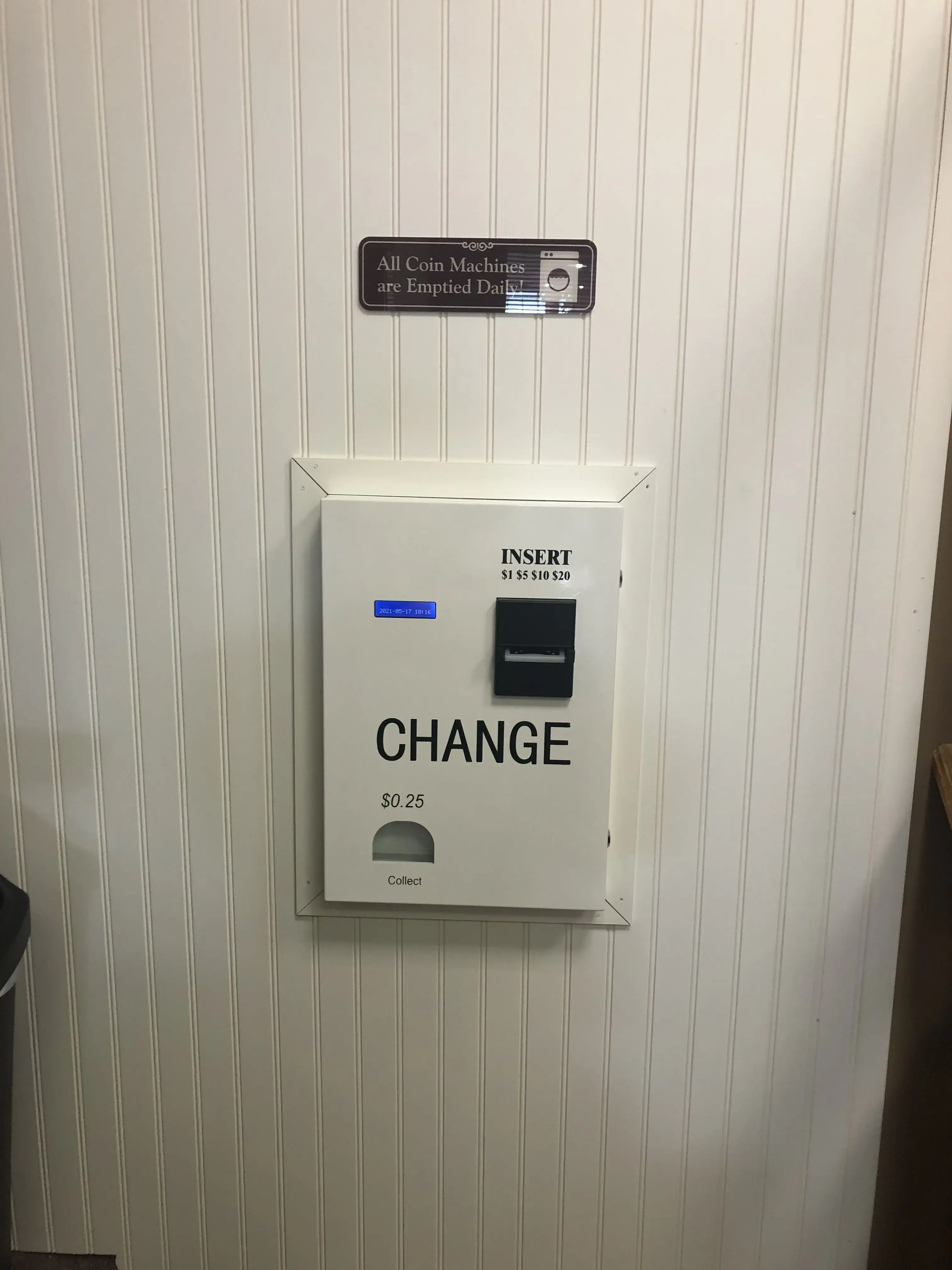 The Sparkling Laundry Lounge - Image 4