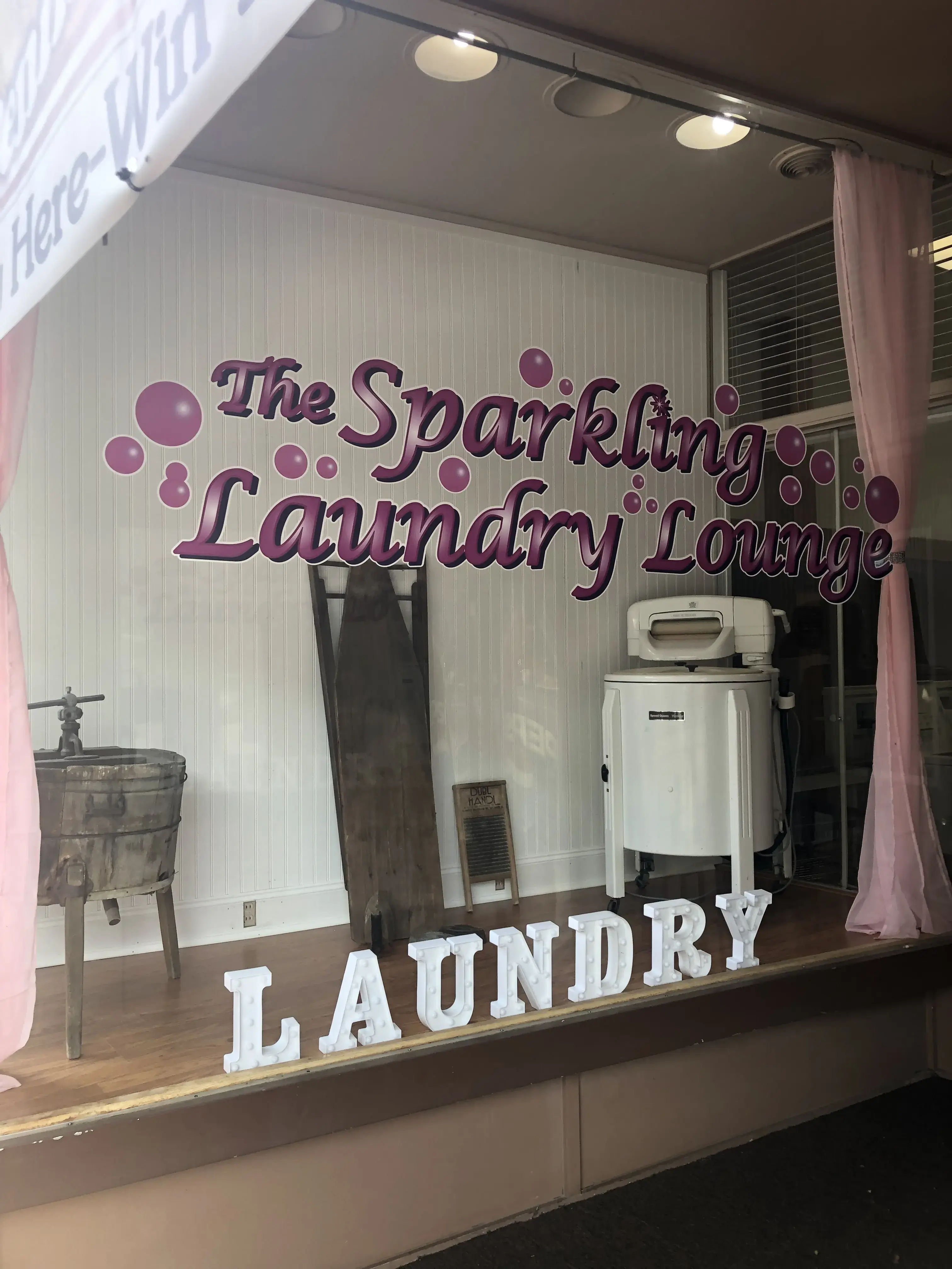The Sparkling Laundry Lounge location