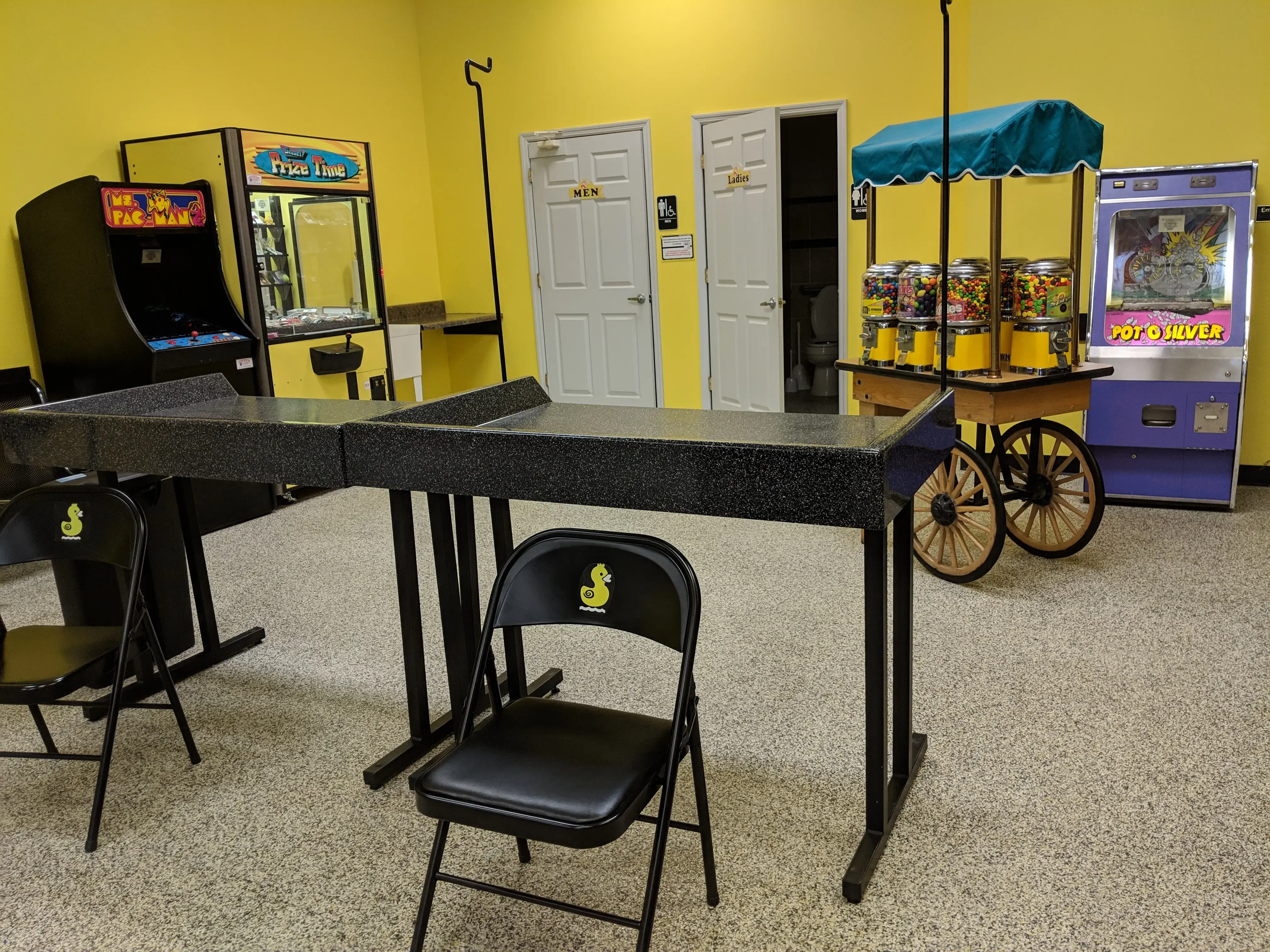 The Sullied Duck COIN & CARD LAUNDRY thumbnail 6