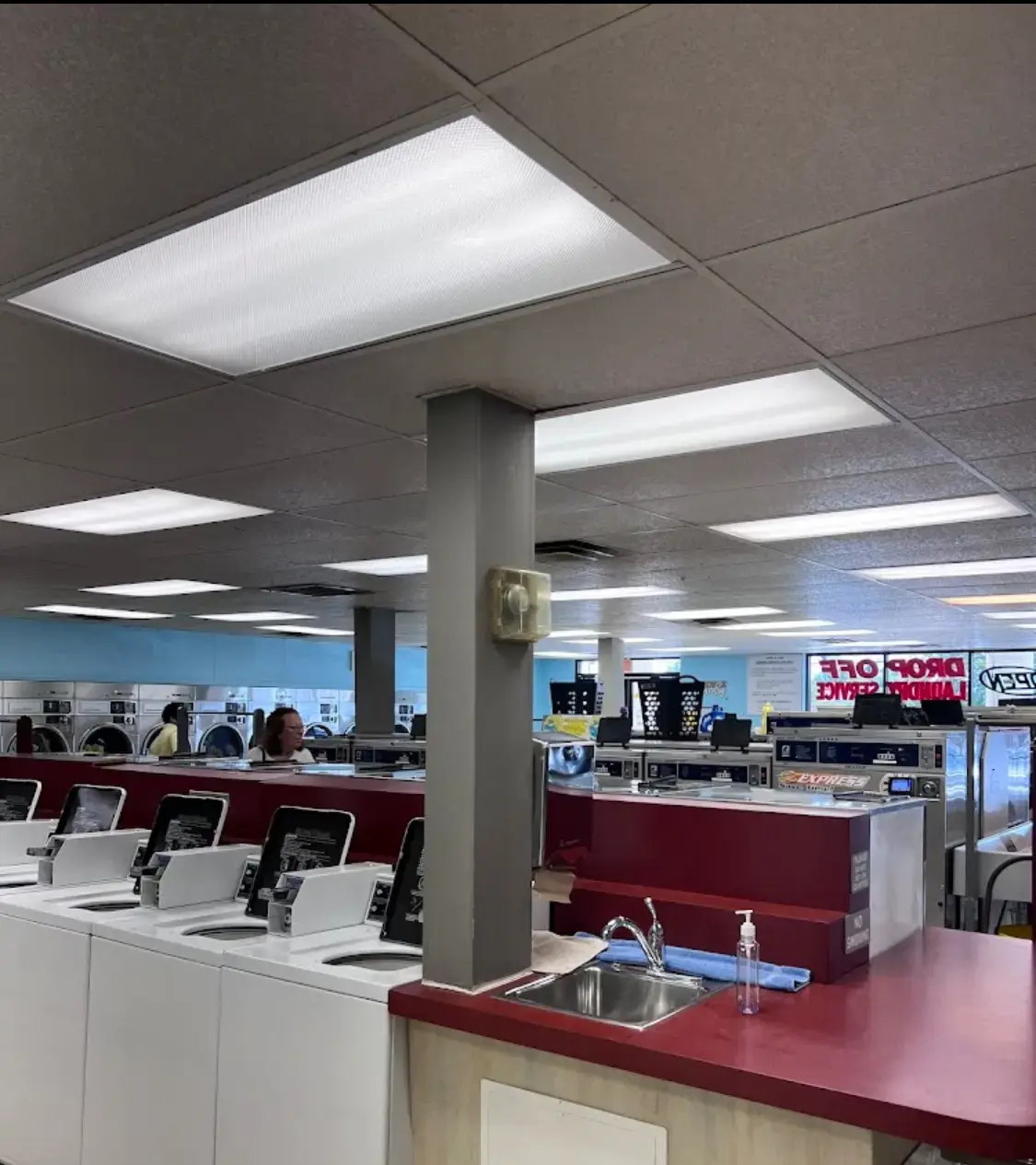 The Walton Laundromat - Image 10