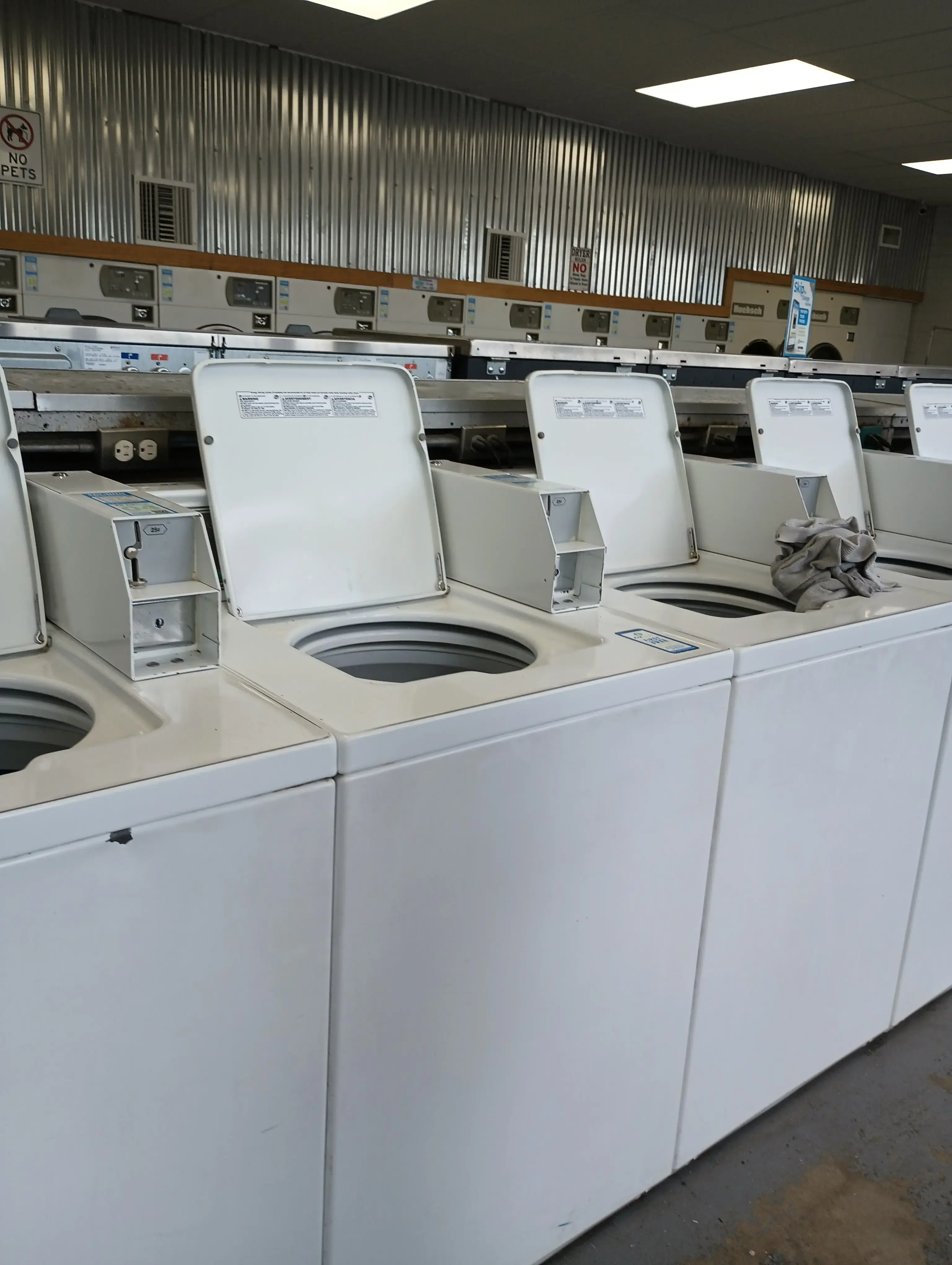 The Wash House Laundromat - Image 17