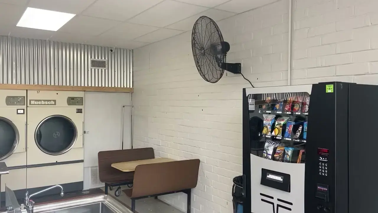 The Wash House Laundromat thumbnail 2