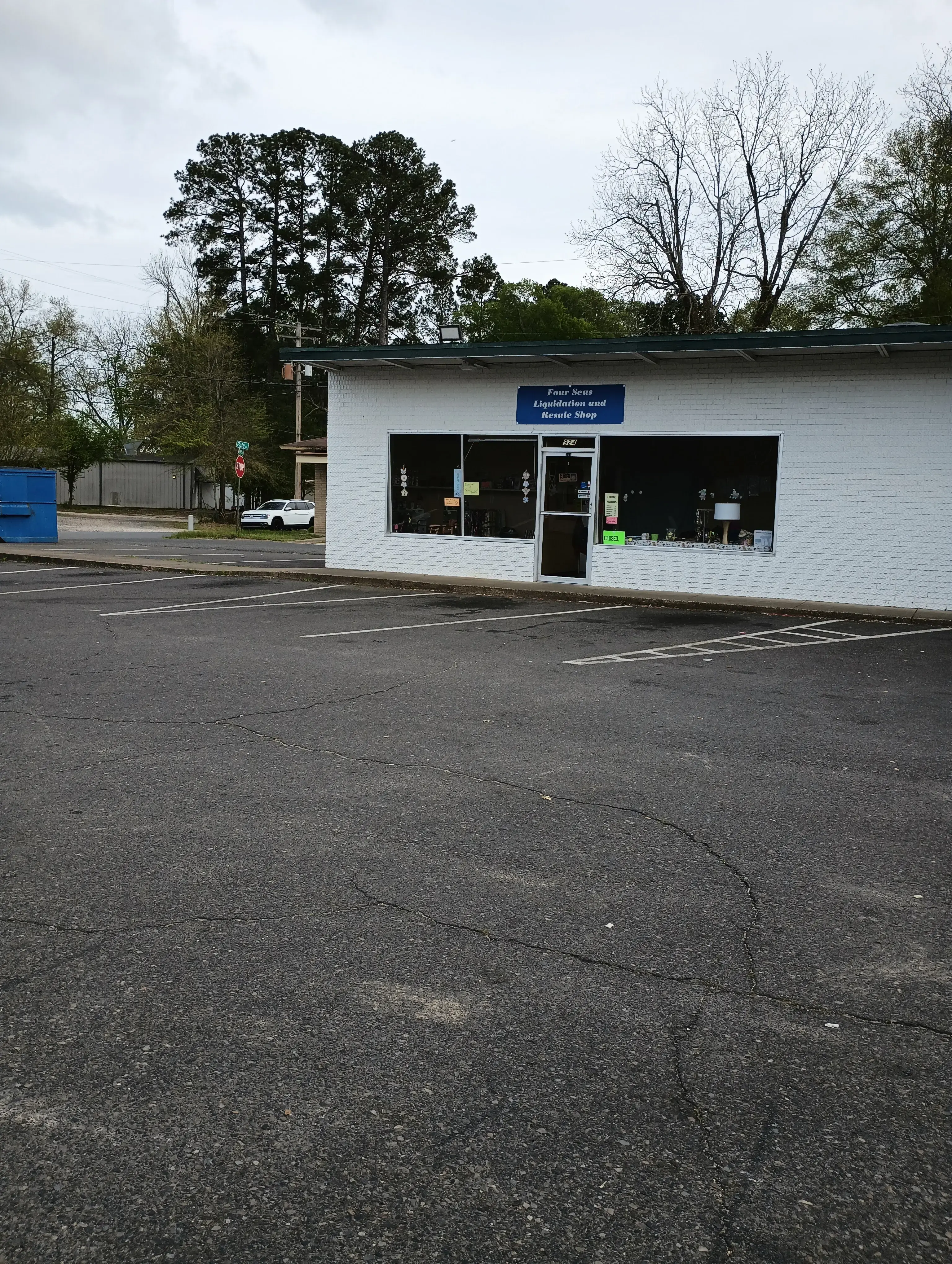 The Wash House Laundromat thumbnail 13