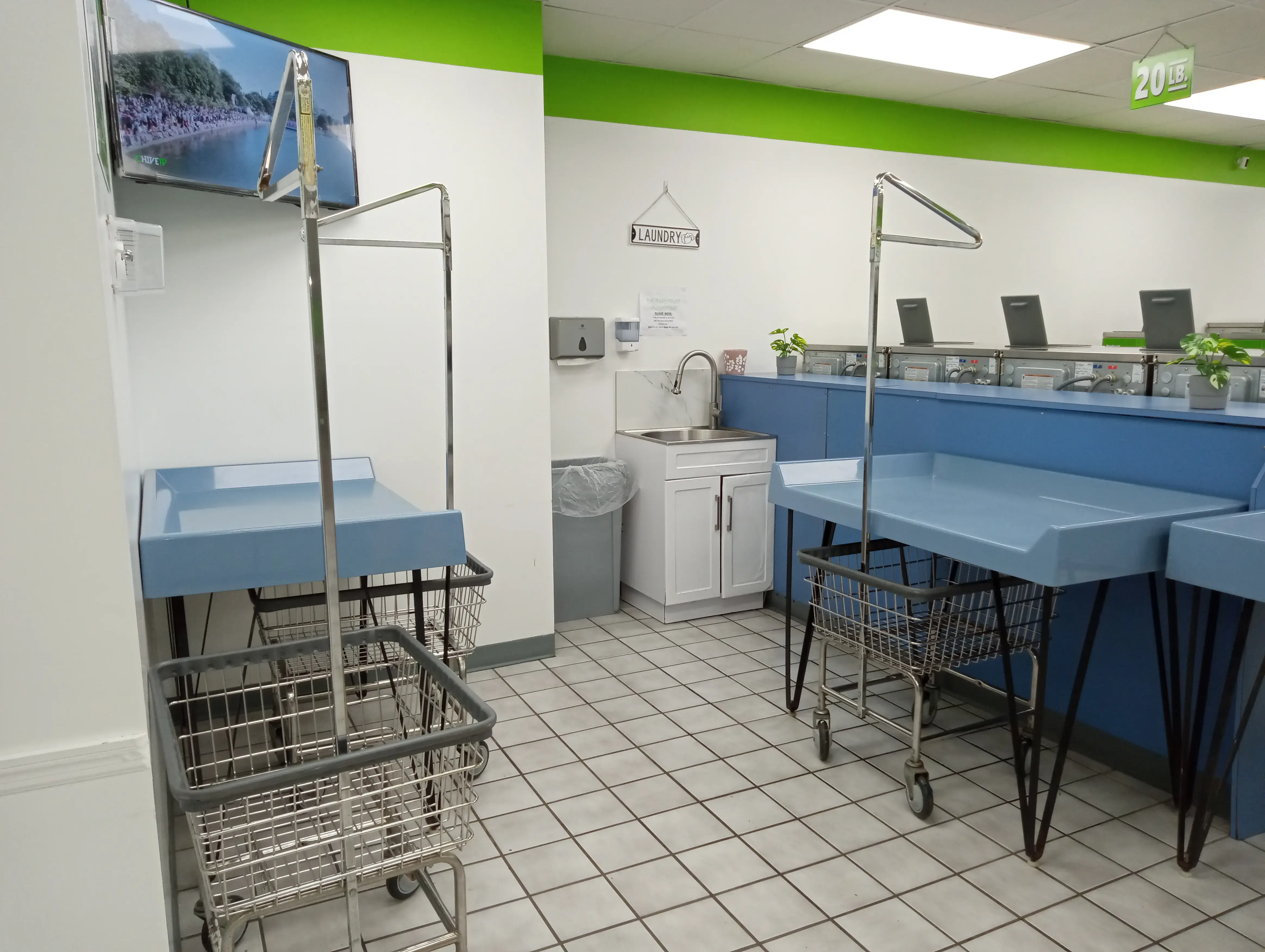 The Wash House Laundromat - Image 12