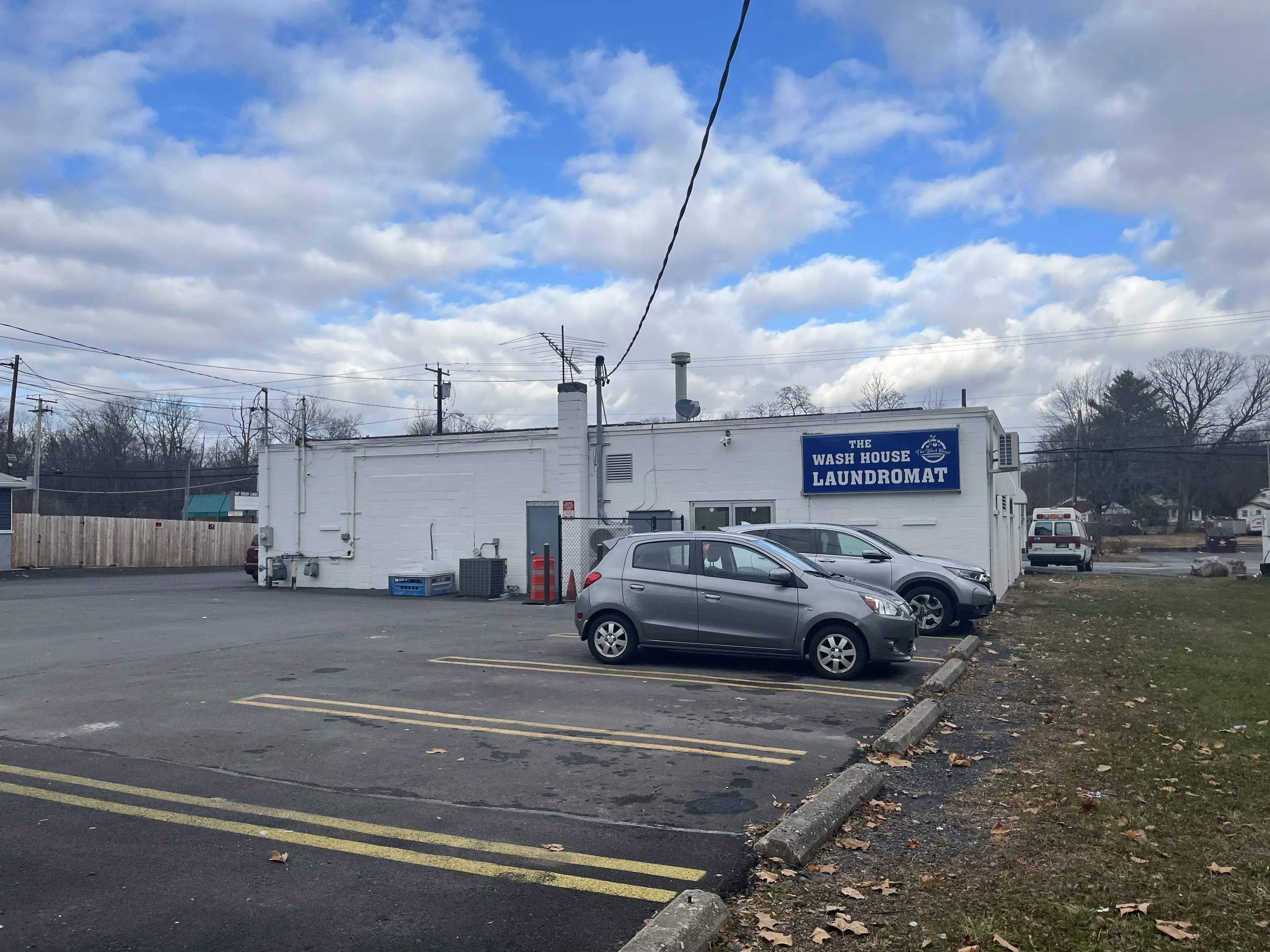 The Wash House Laundromat thumbnail 5