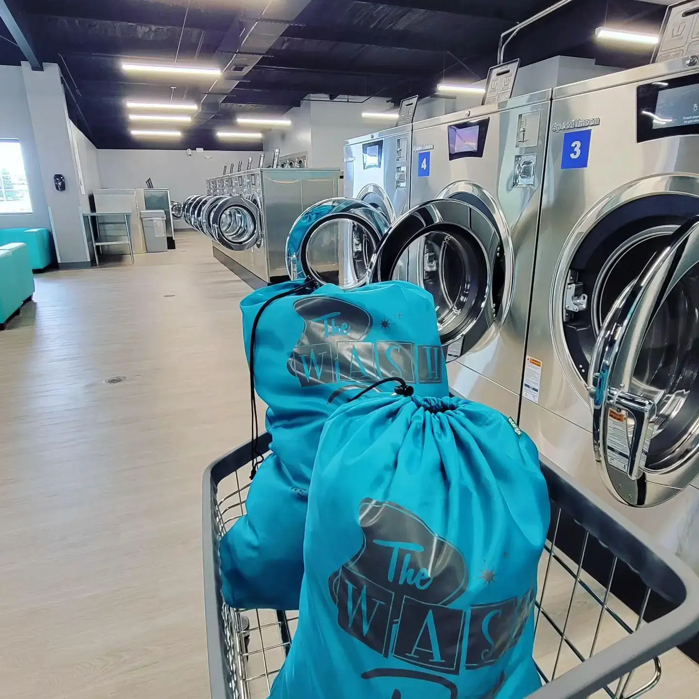 The Wash Room Laundromat - Image 1