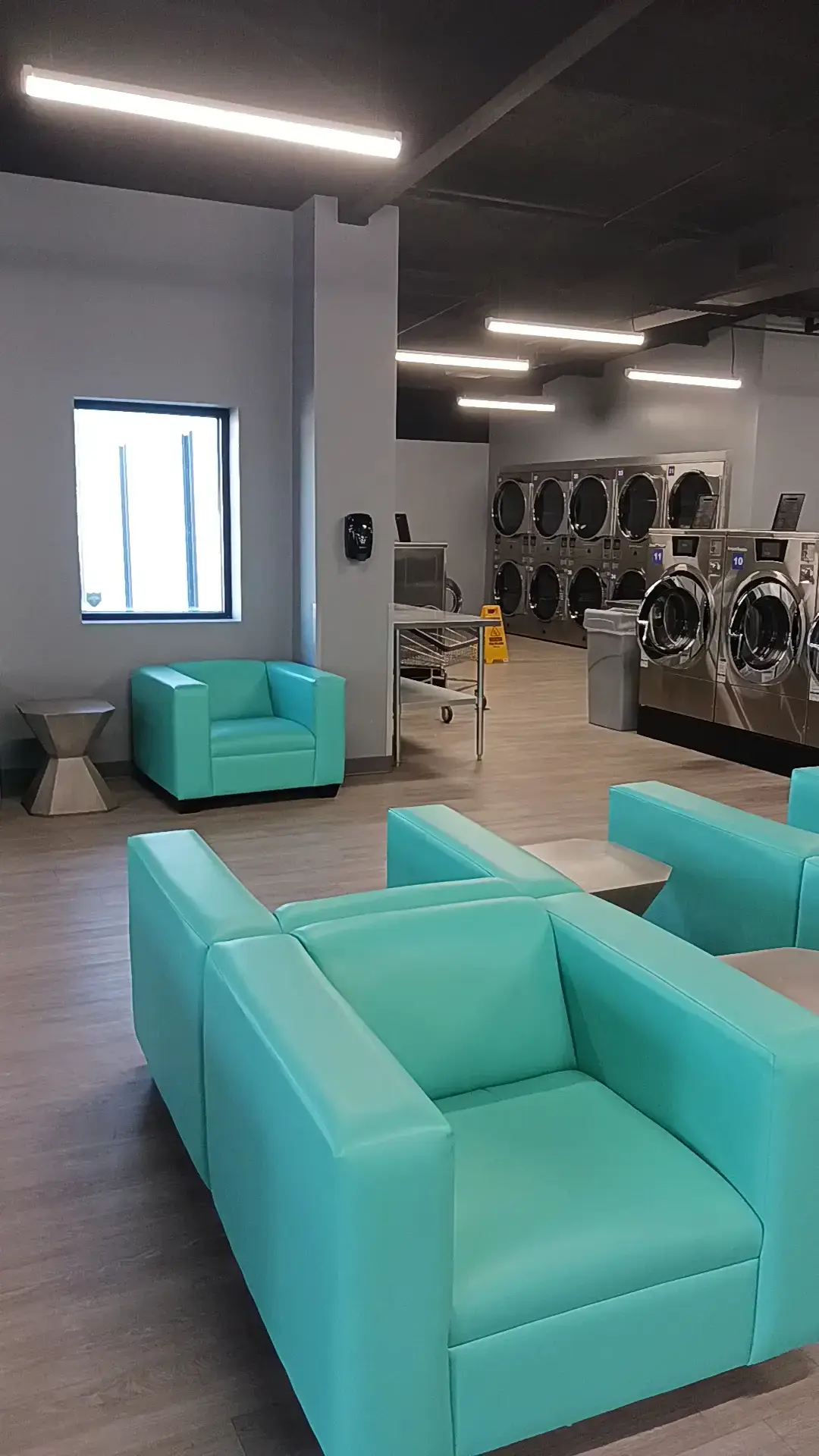 The Wash Room Laundromat - Image 12