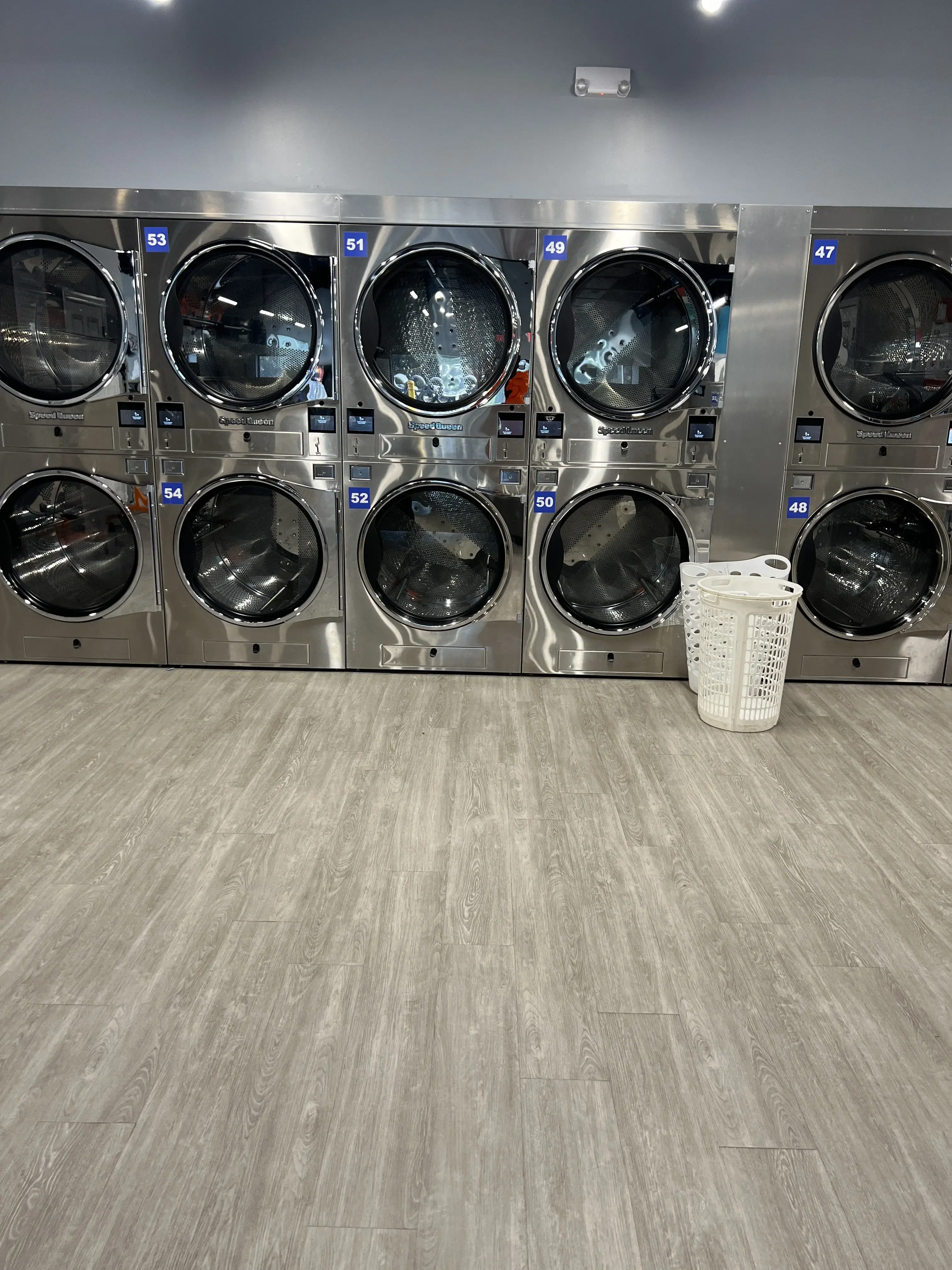 The Wash Room Laundromat - Image 7
