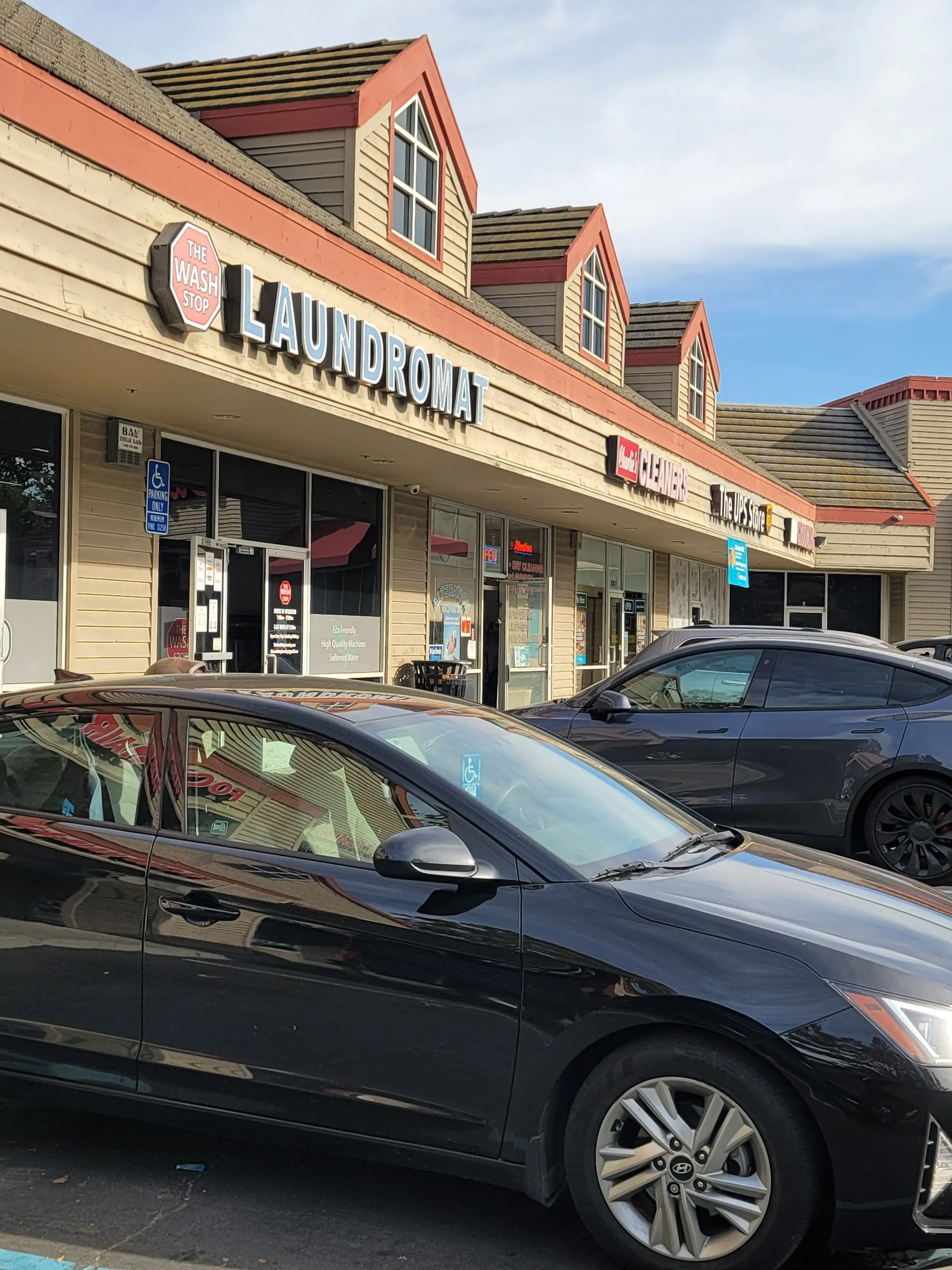 The Wash Stop Laundry thumbnail 4