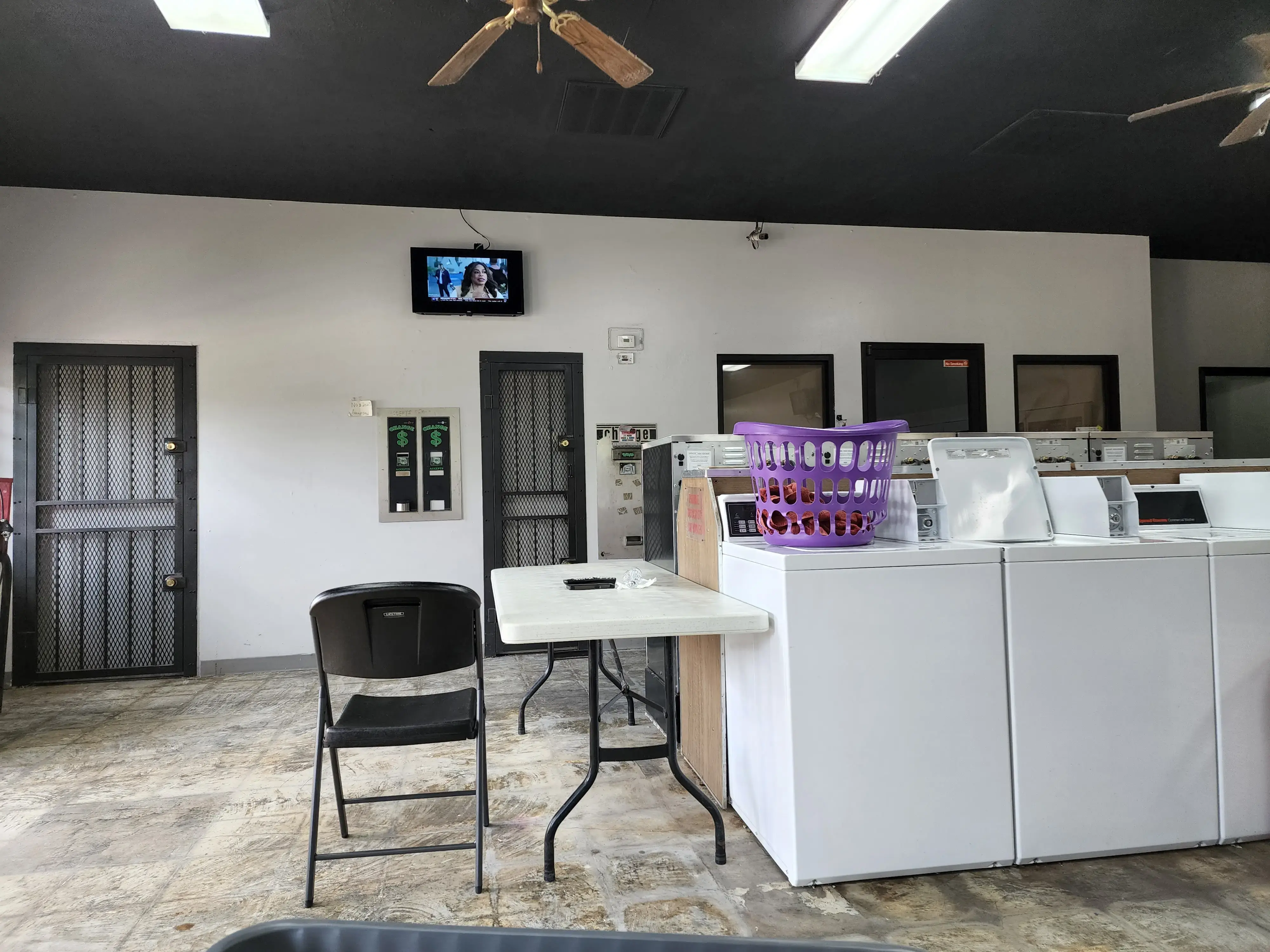 The Washer Laundromat - Image 4