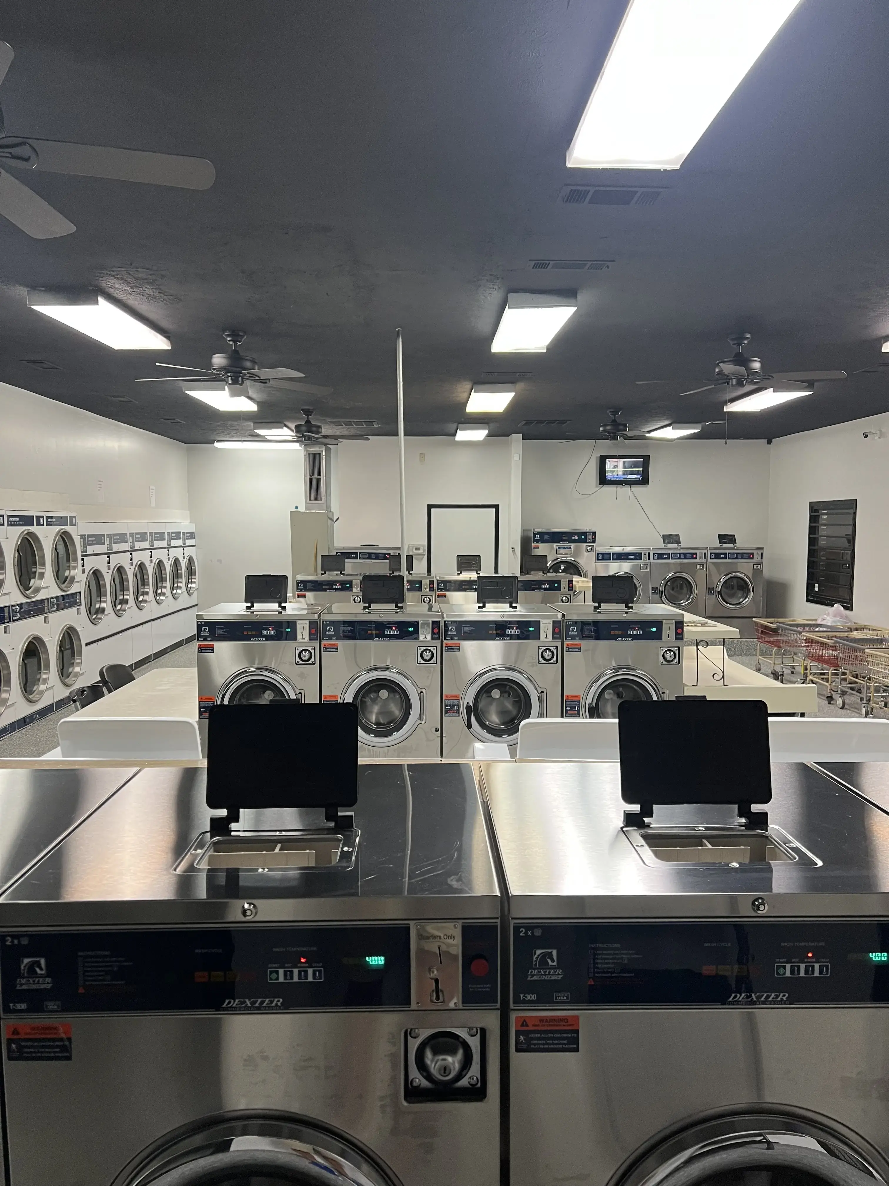 The Washer Laundromat - Image 11