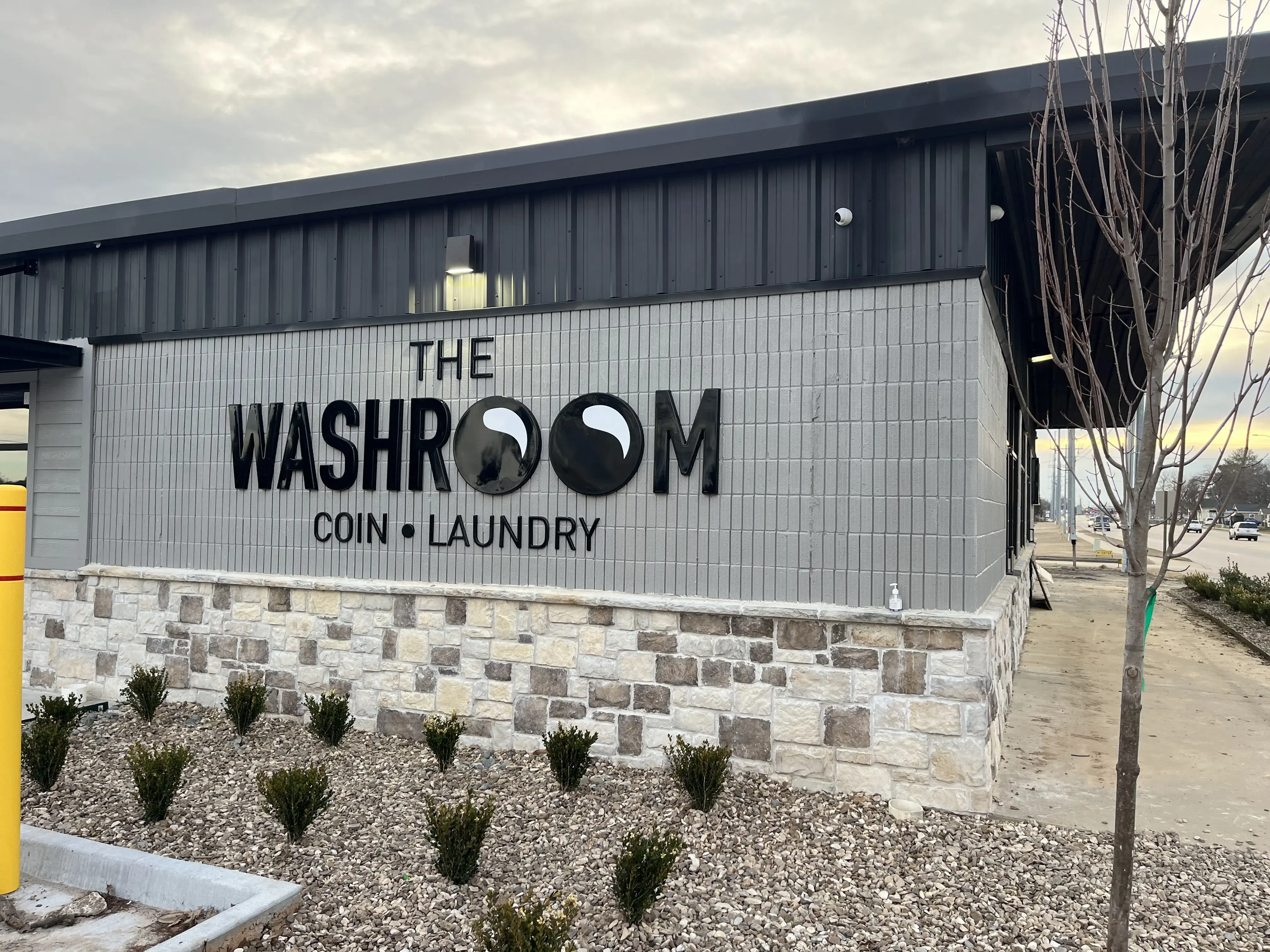 The Washroom Coin Laundry - Image 18