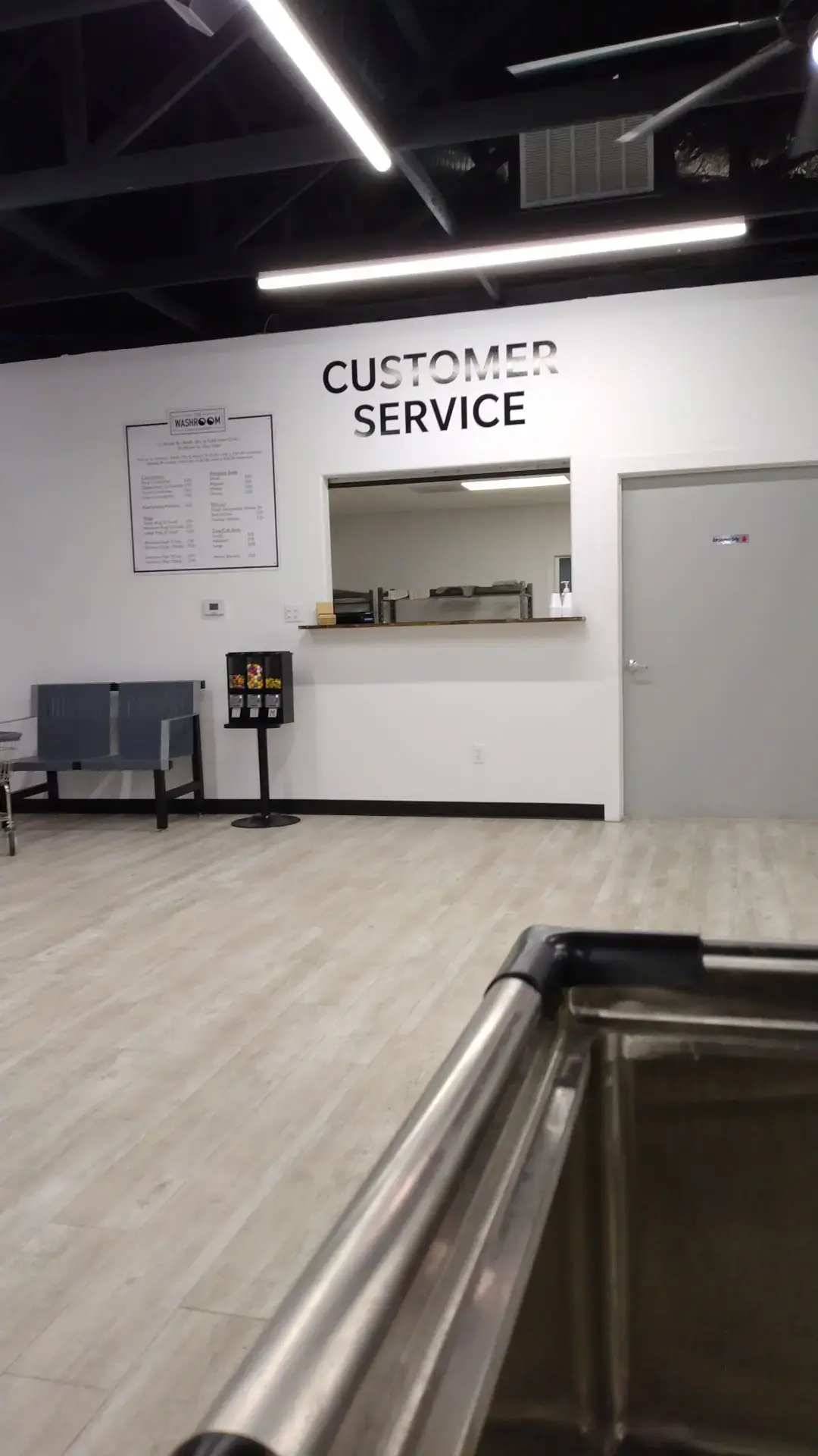 The Washroom Coin Laundry - Image 7