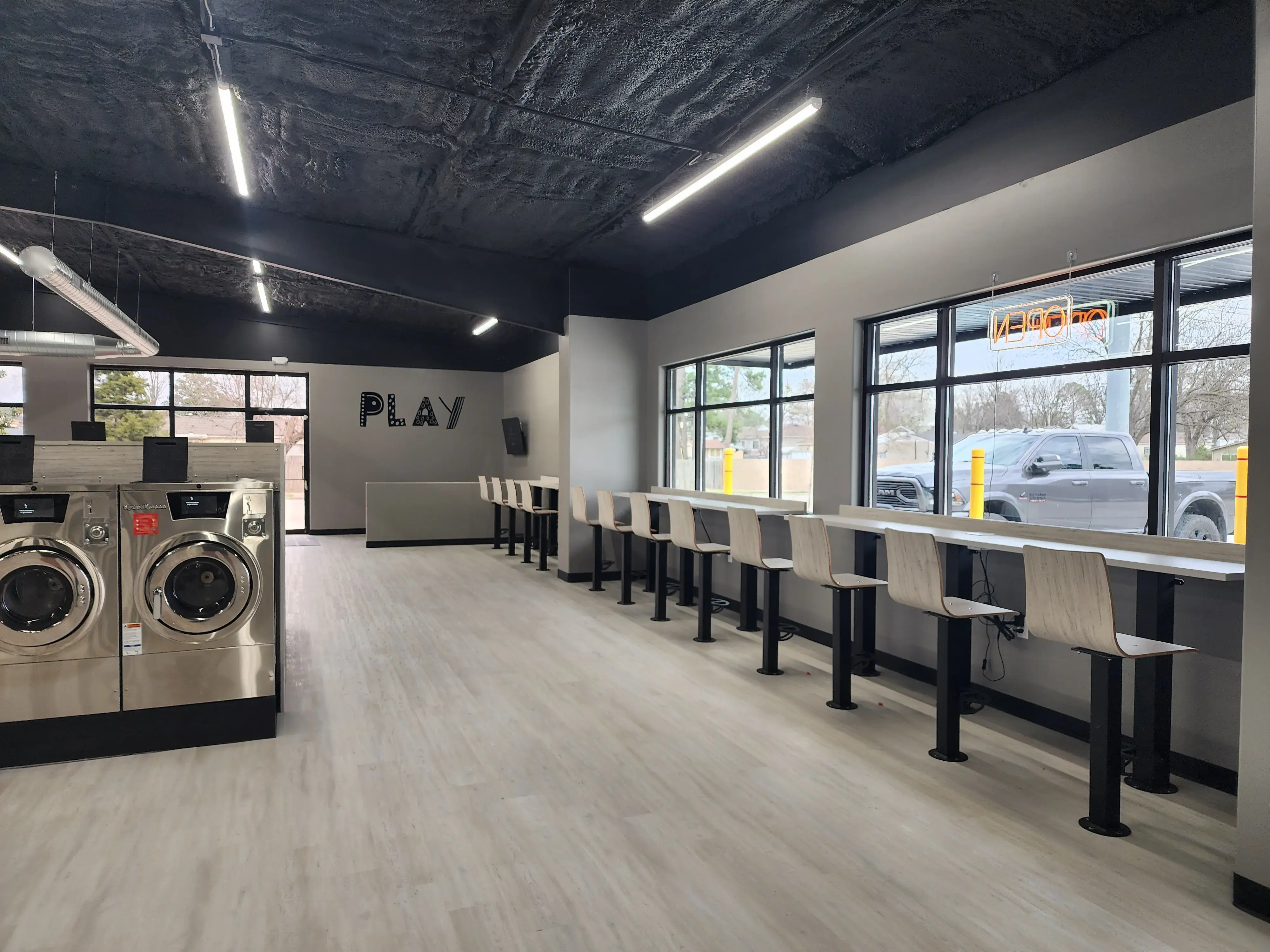 The Washroom Coin Laundry thumbnail 10