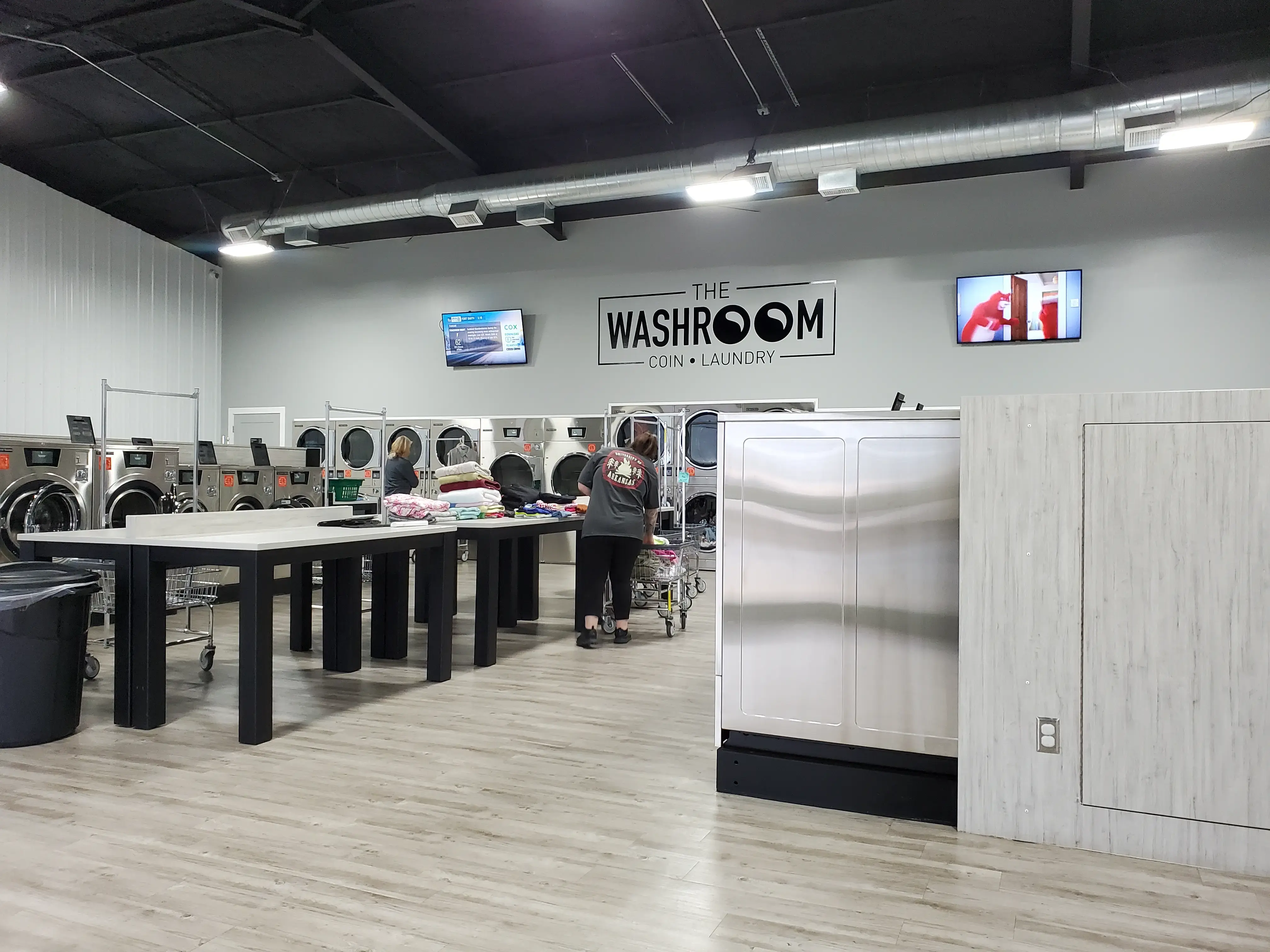 The Washroom Coin Laundry - Image 17