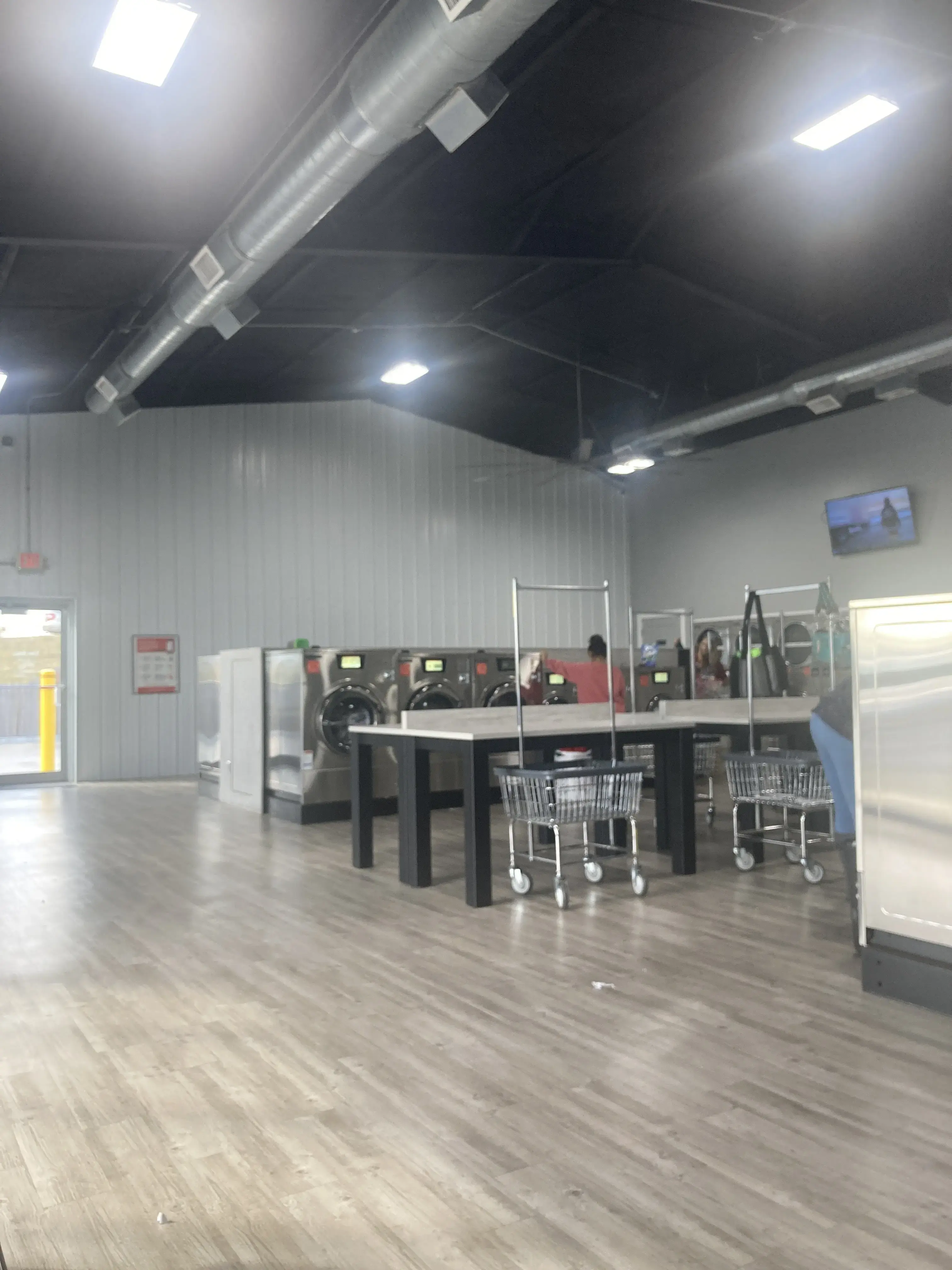 The Washroom Coin Laundry - Image 14