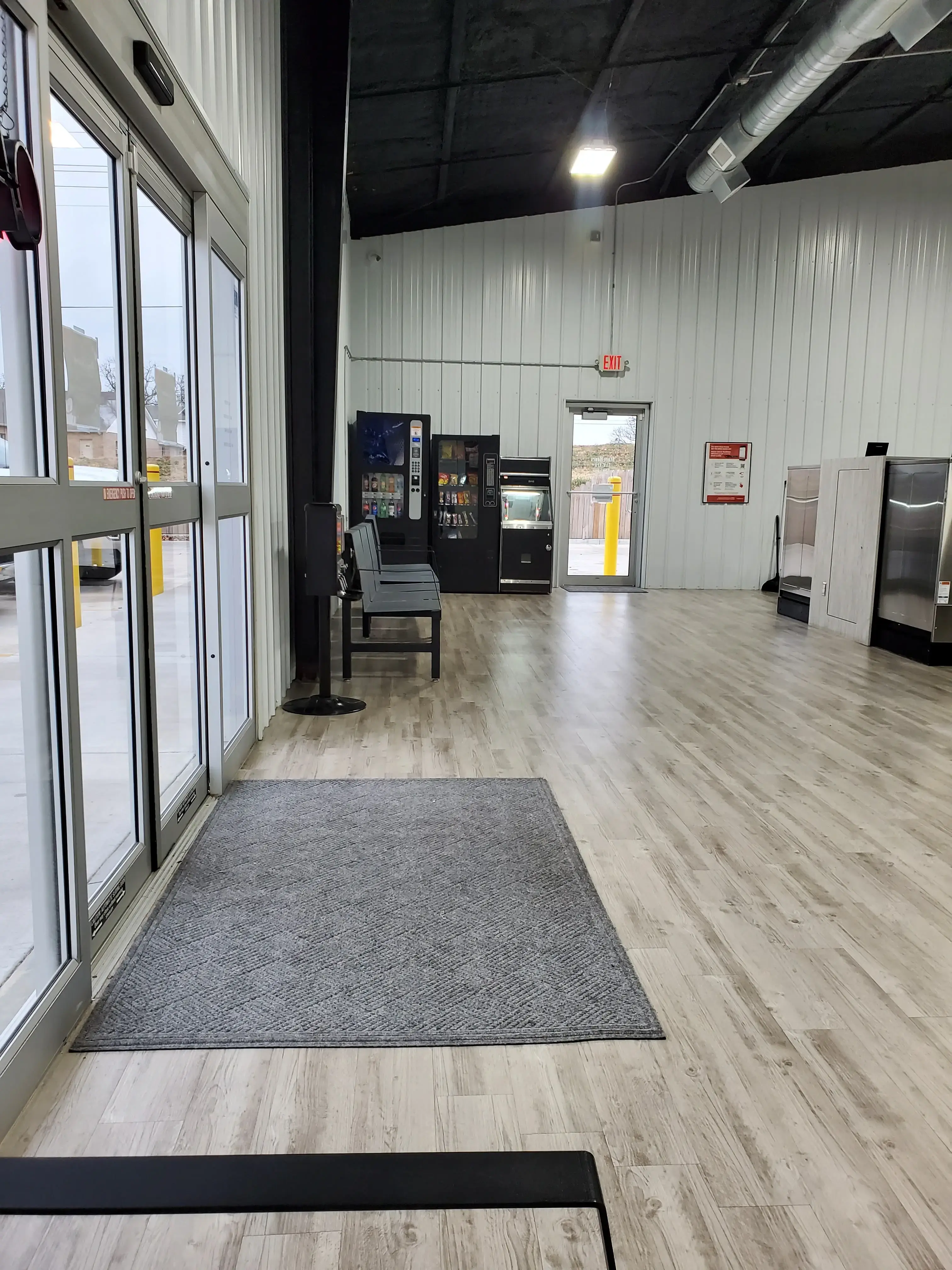 The Washroom Coin Laundry thumbnail 11