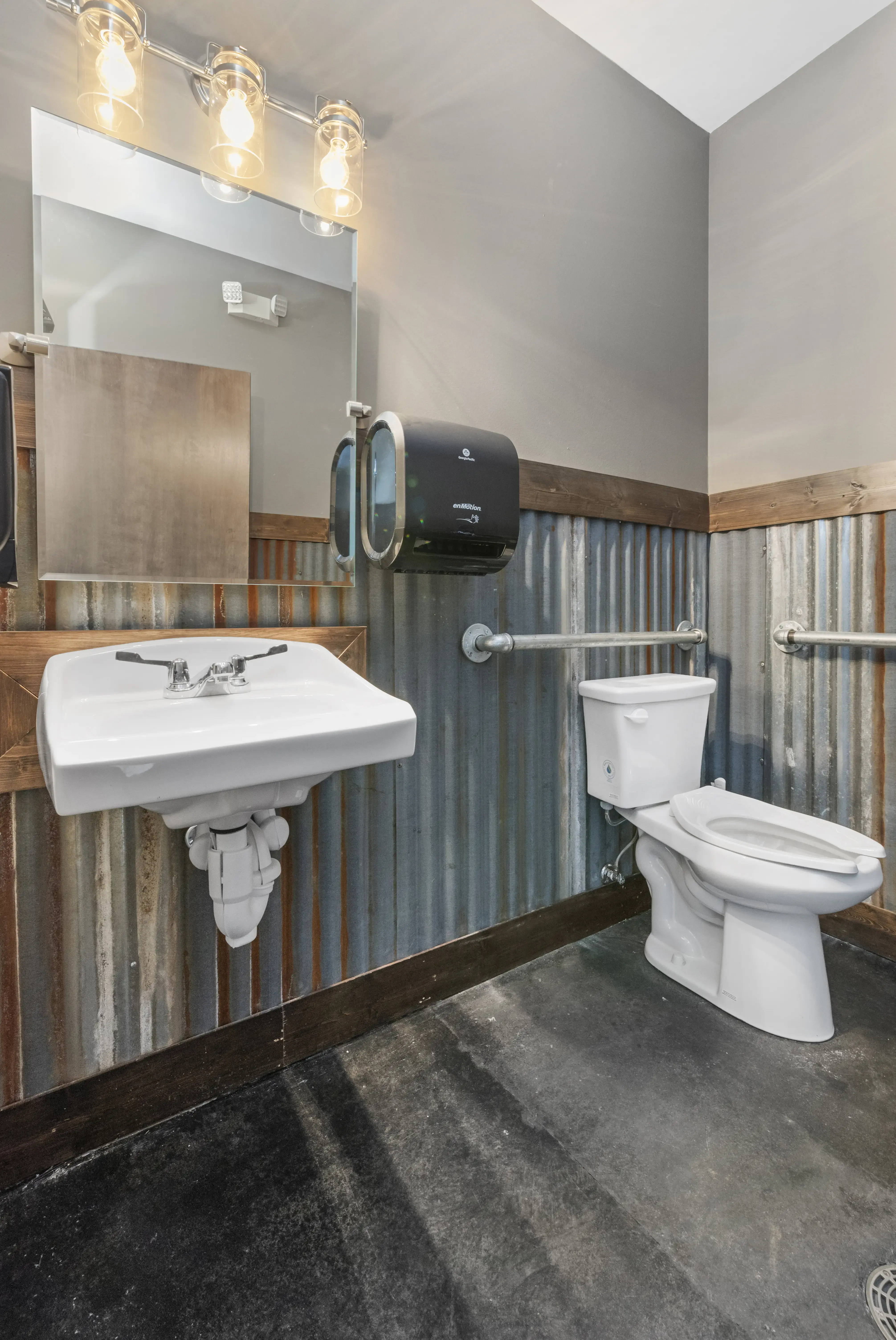 The Washroom Laundromat - Image 10