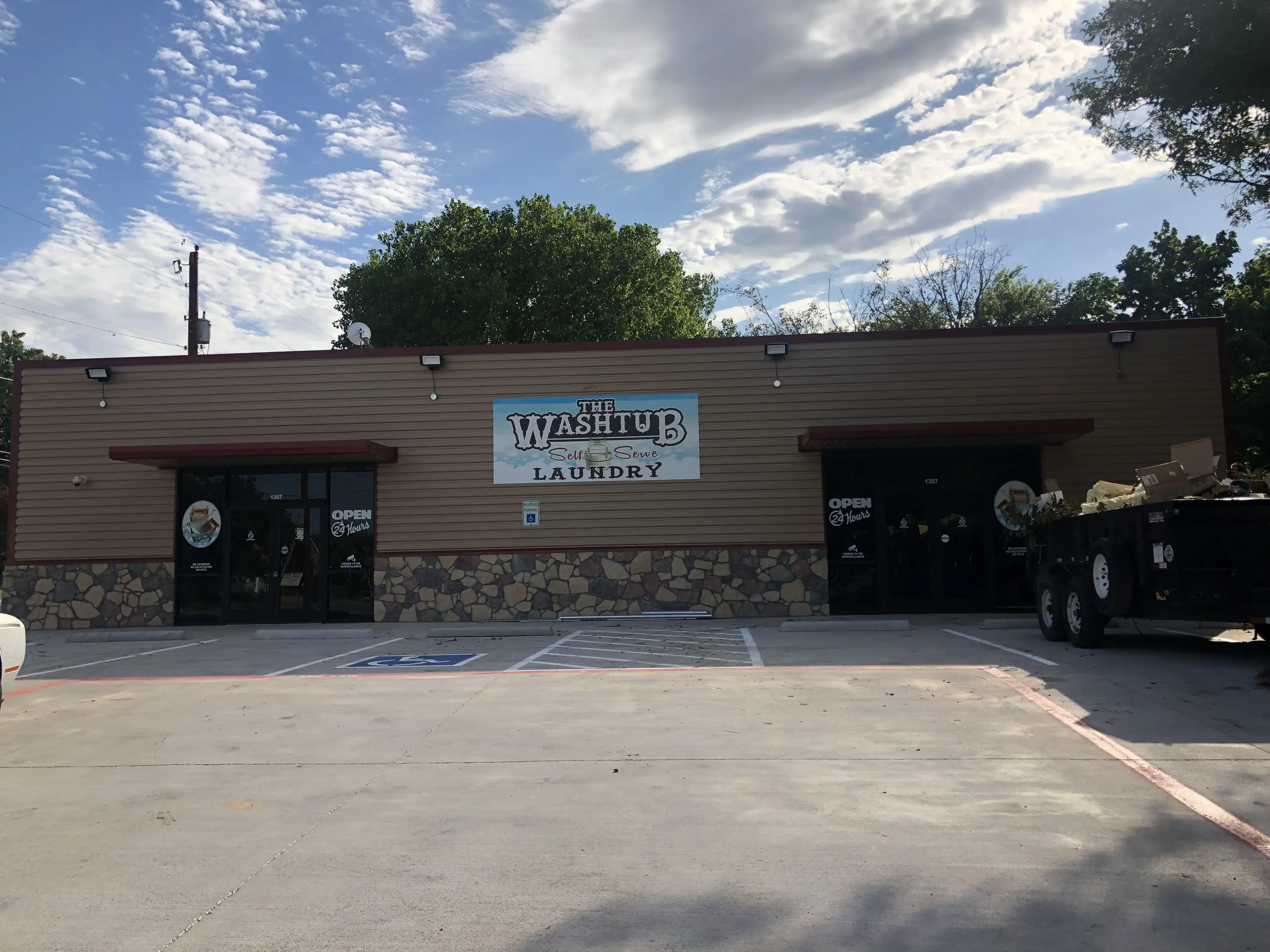 The Washtub Laundromat - Image 15