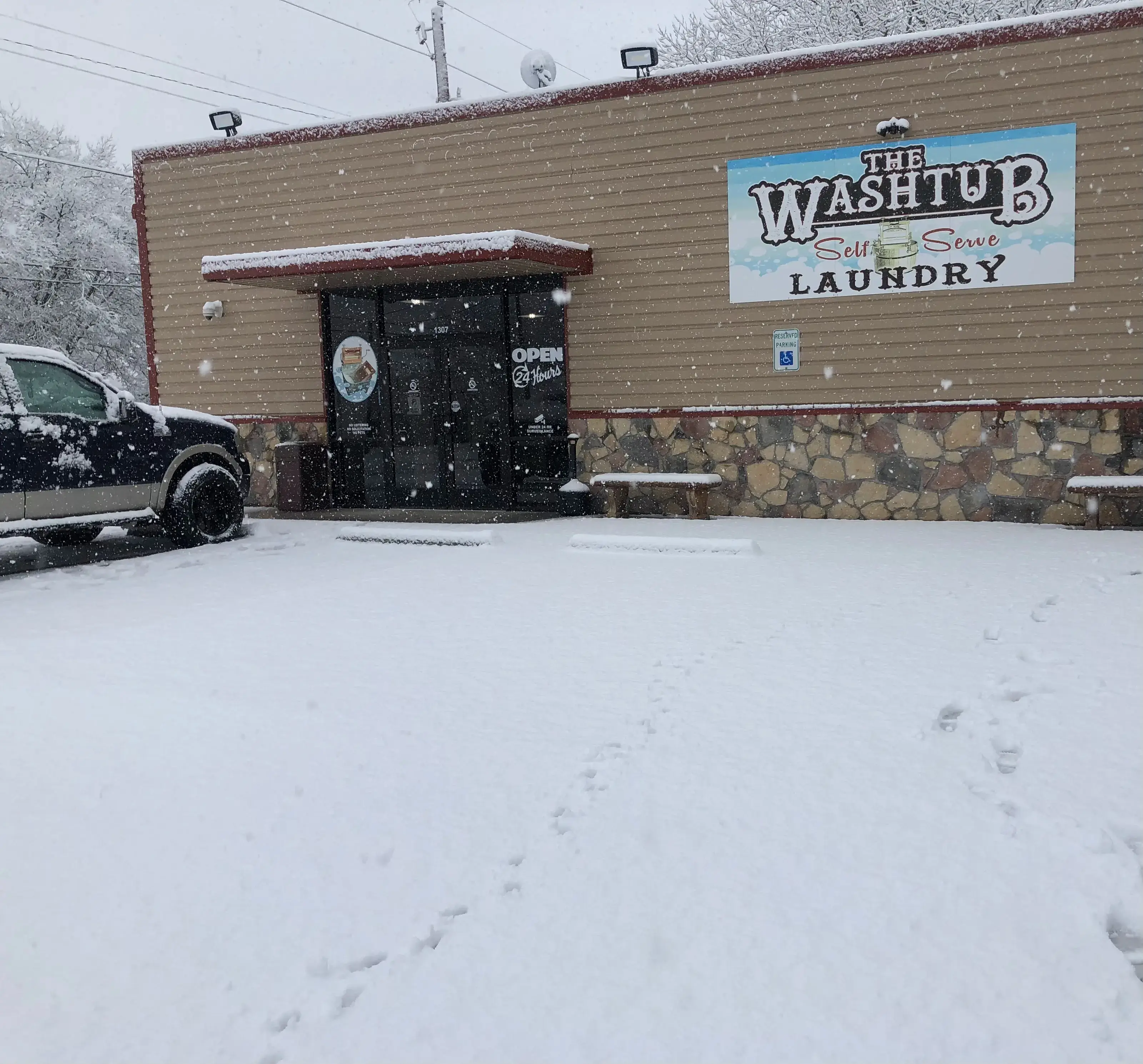 The Washtub Laundromat - Image 2