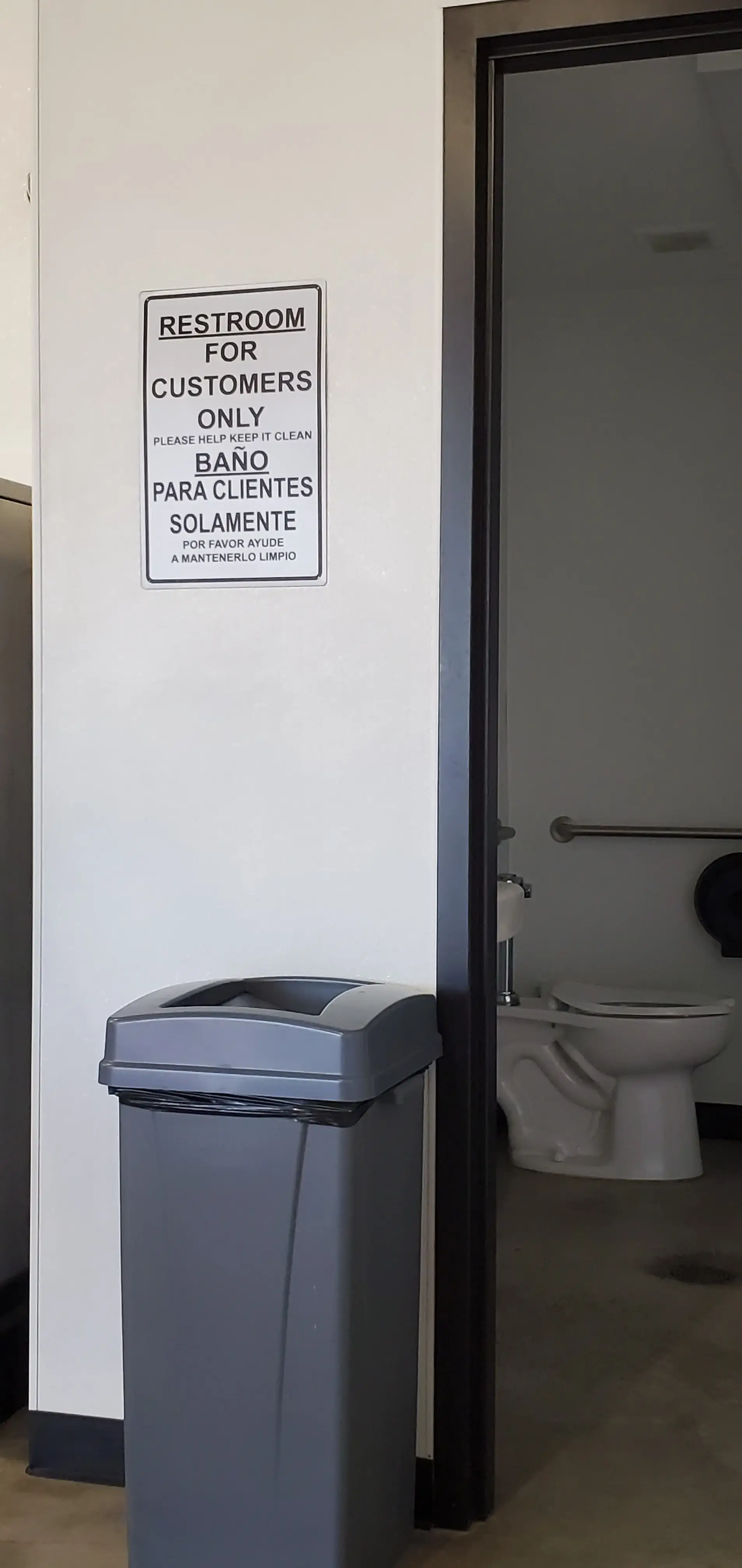 The Washtub Laundromat thumbnail 16