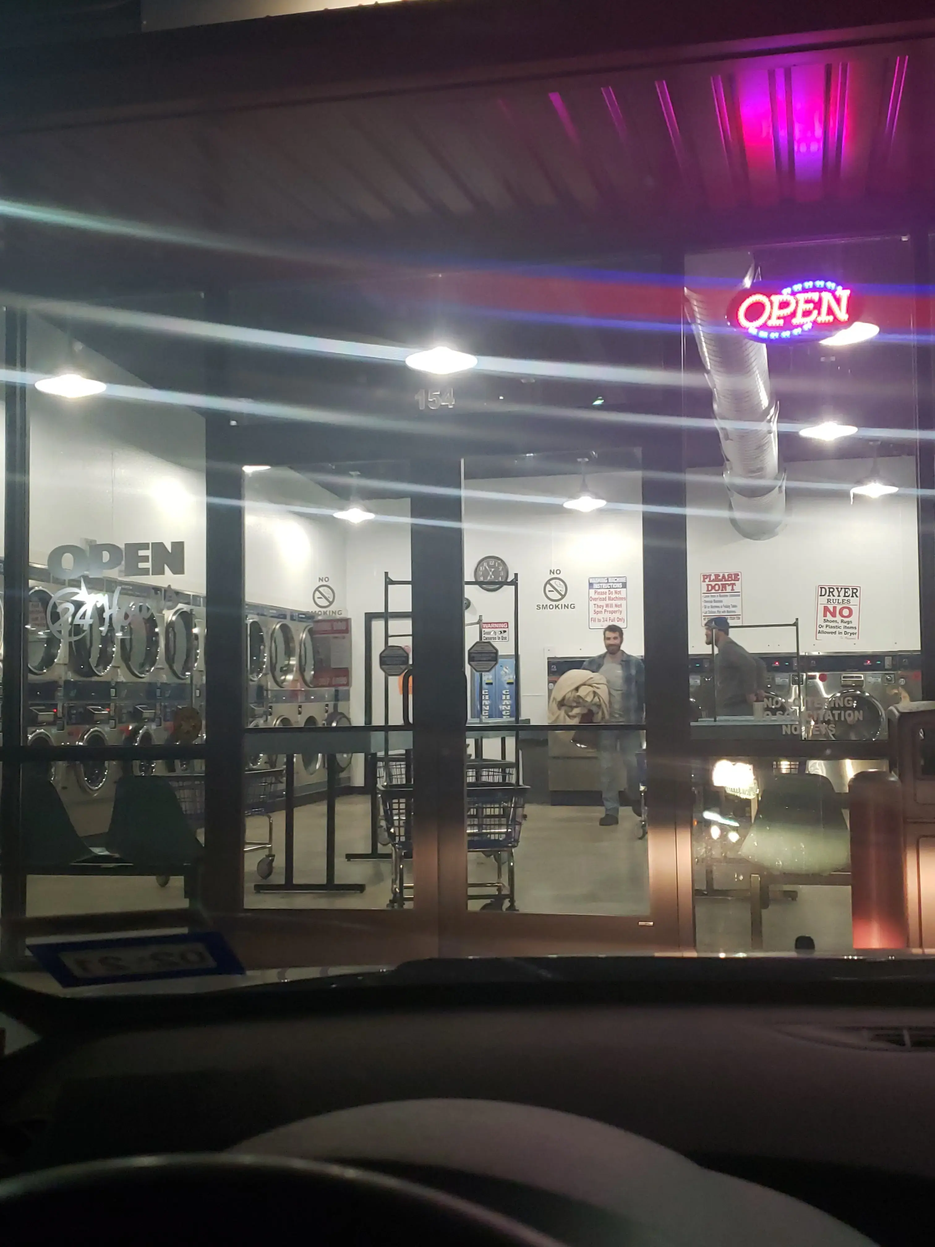 The Washtub Laundromat - Image 11