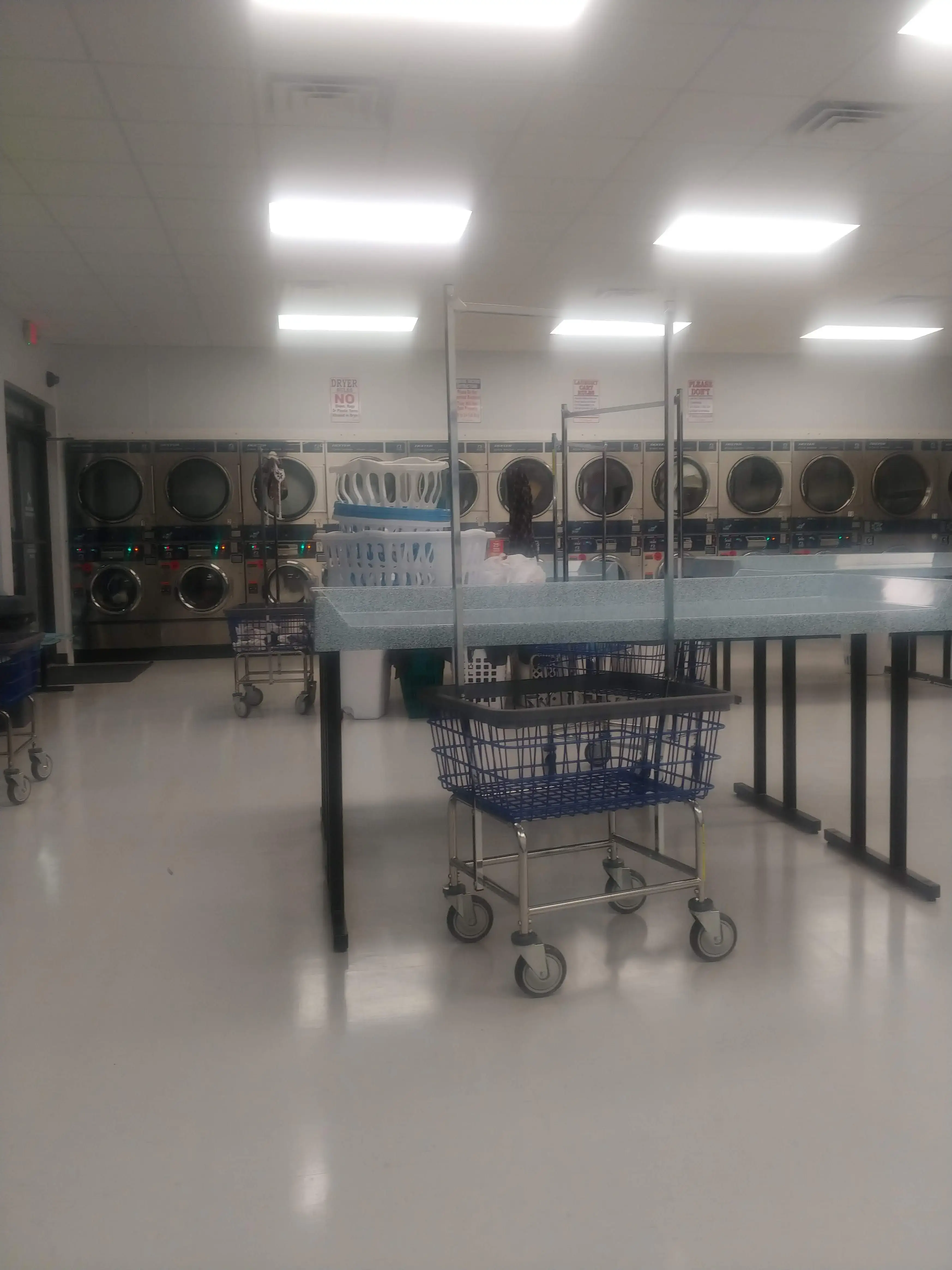The Washtub Laundromat - Image 16