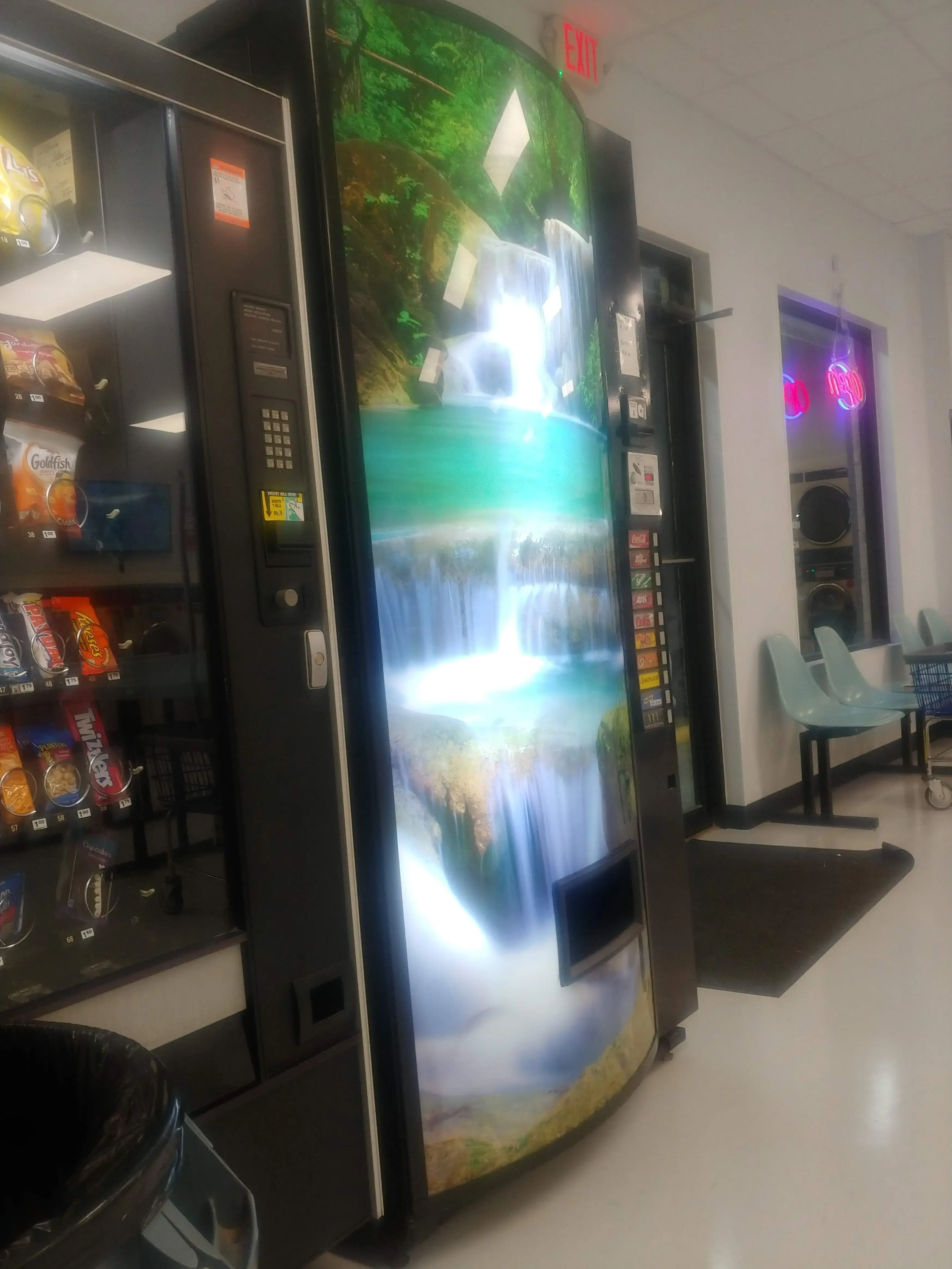 The Washtub Laundromat - Image 10