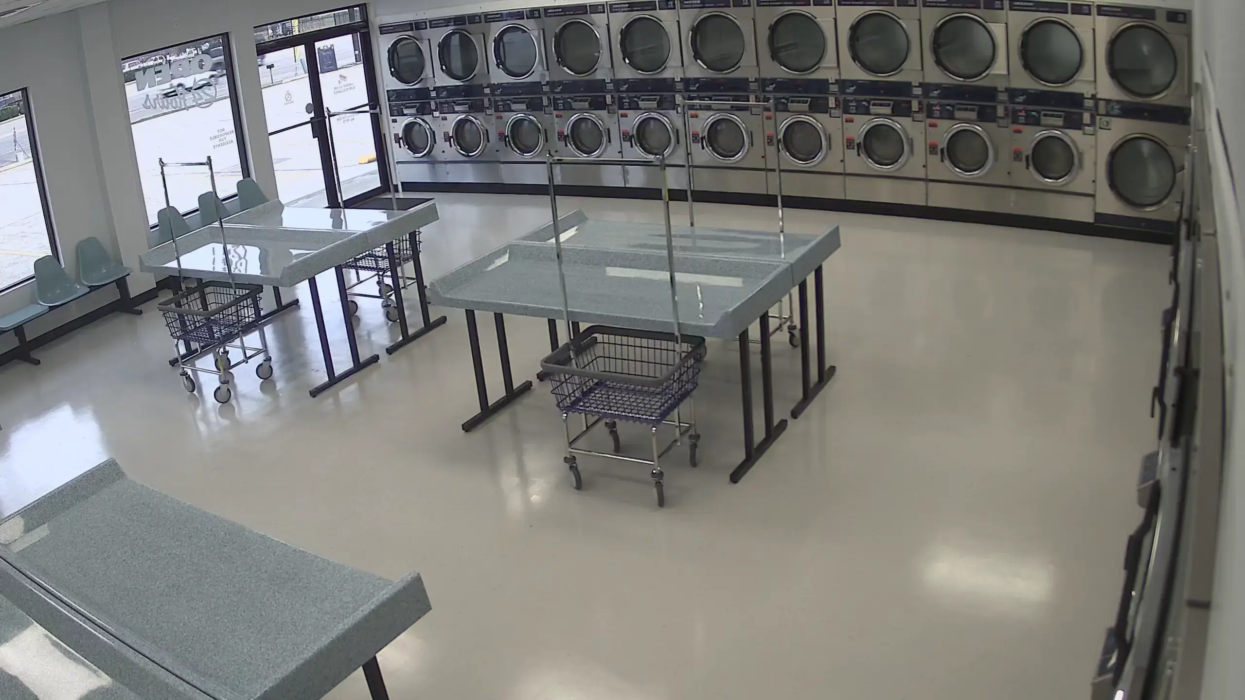 The Washtub Laundromat - Image 9