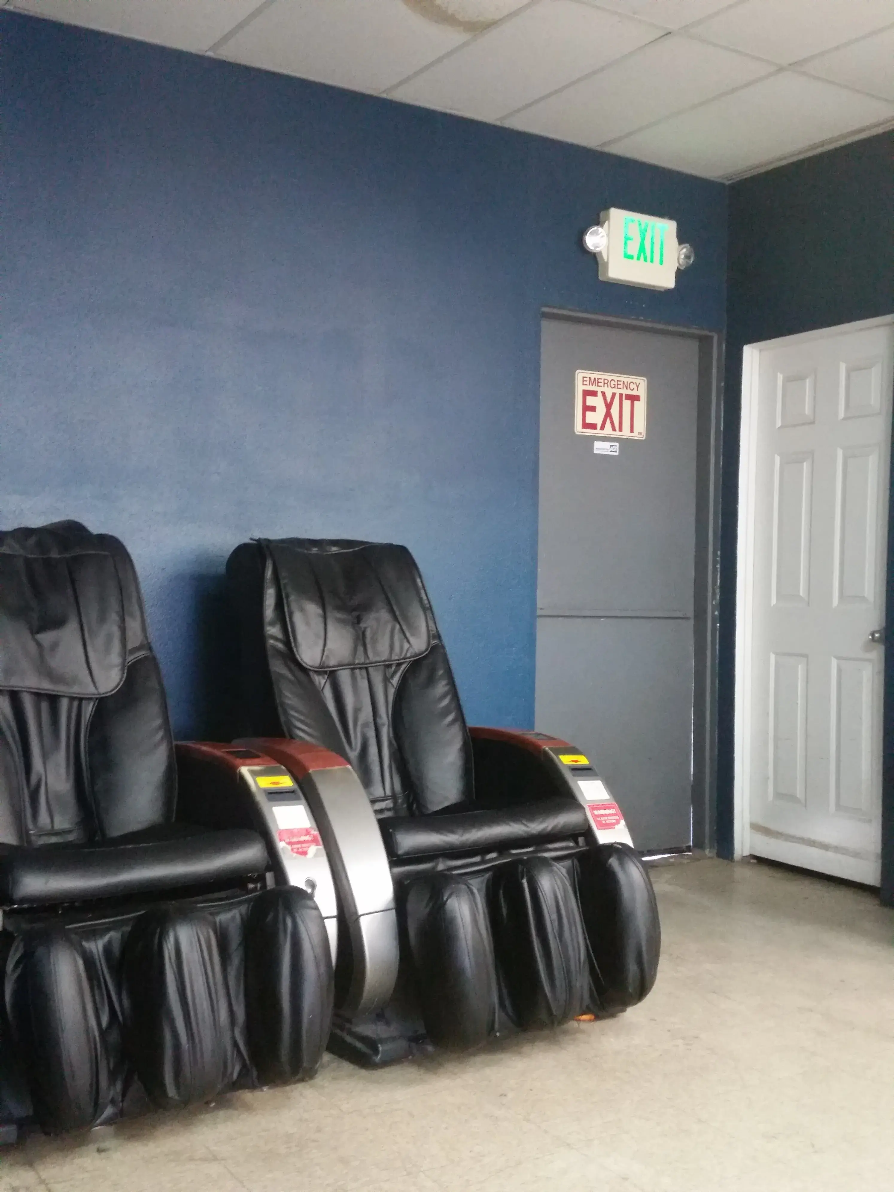 The Washtub Laundromat thumbnail 8